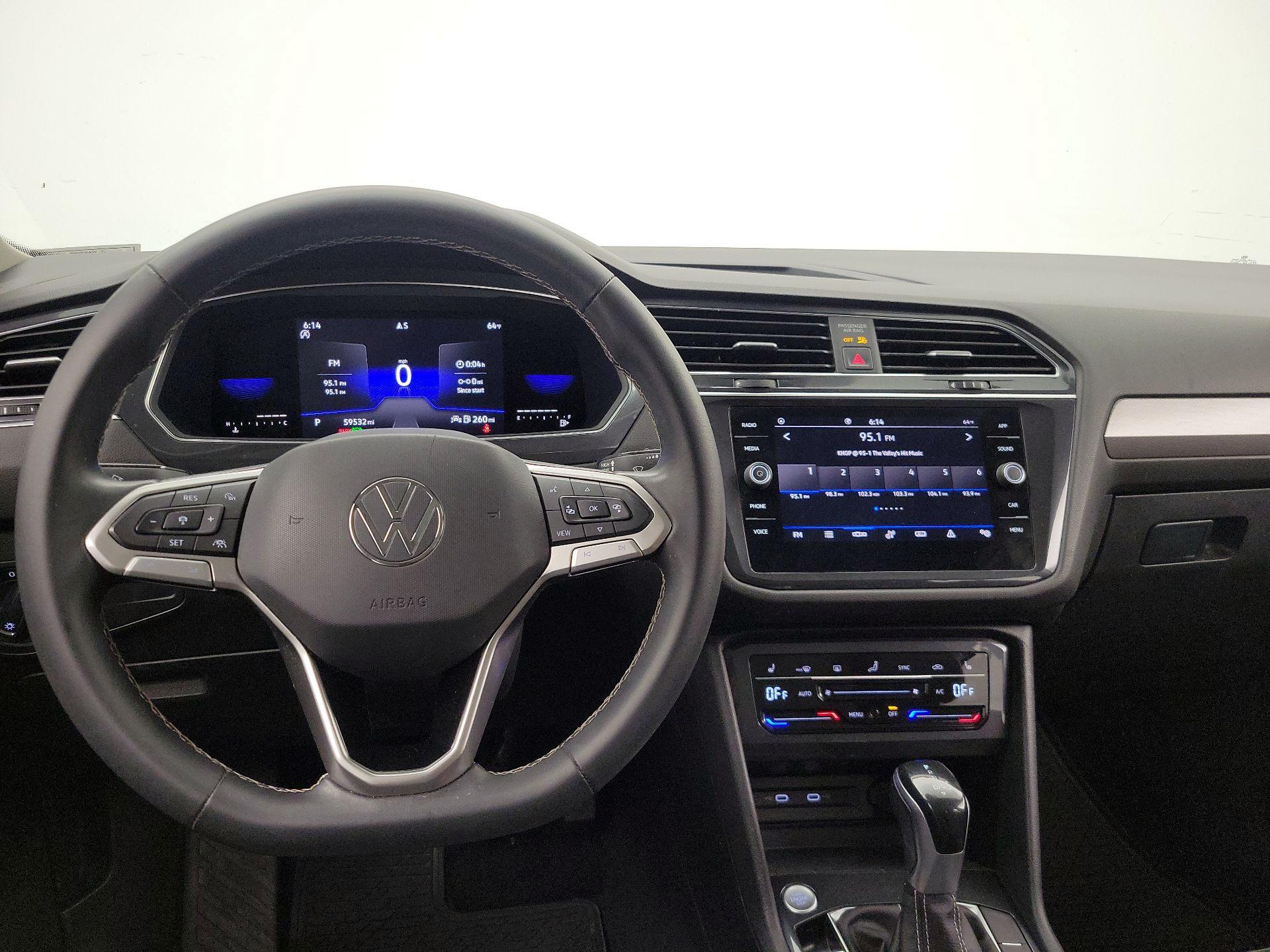 Thumbnail: 2022 Volkswagen Tiguan - 9