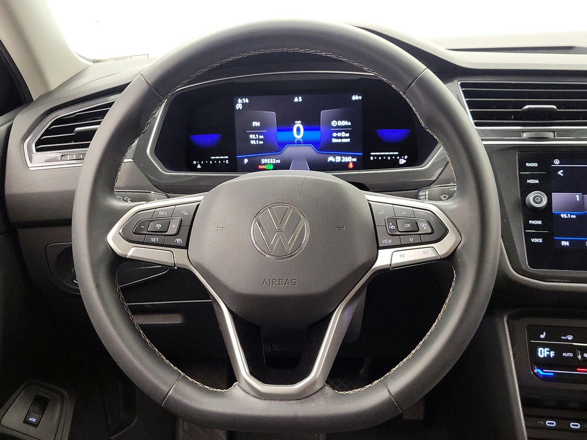 Thumbnail: 2022 Volkswagen Tiguan - 10