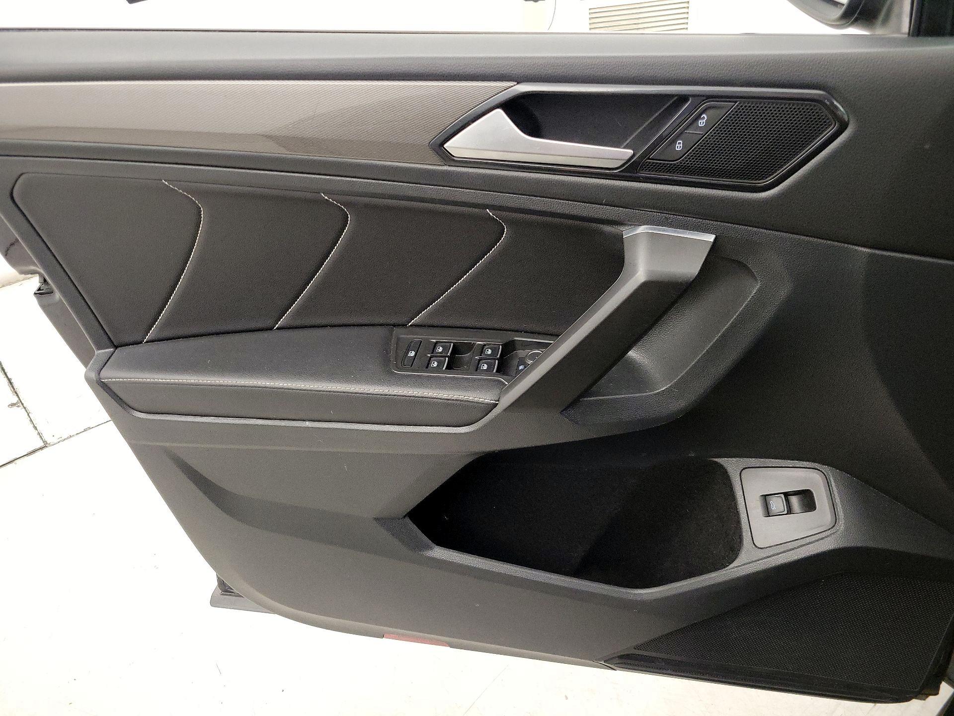 Thumbnail: 2022 Volkswagen Tiguan - 12