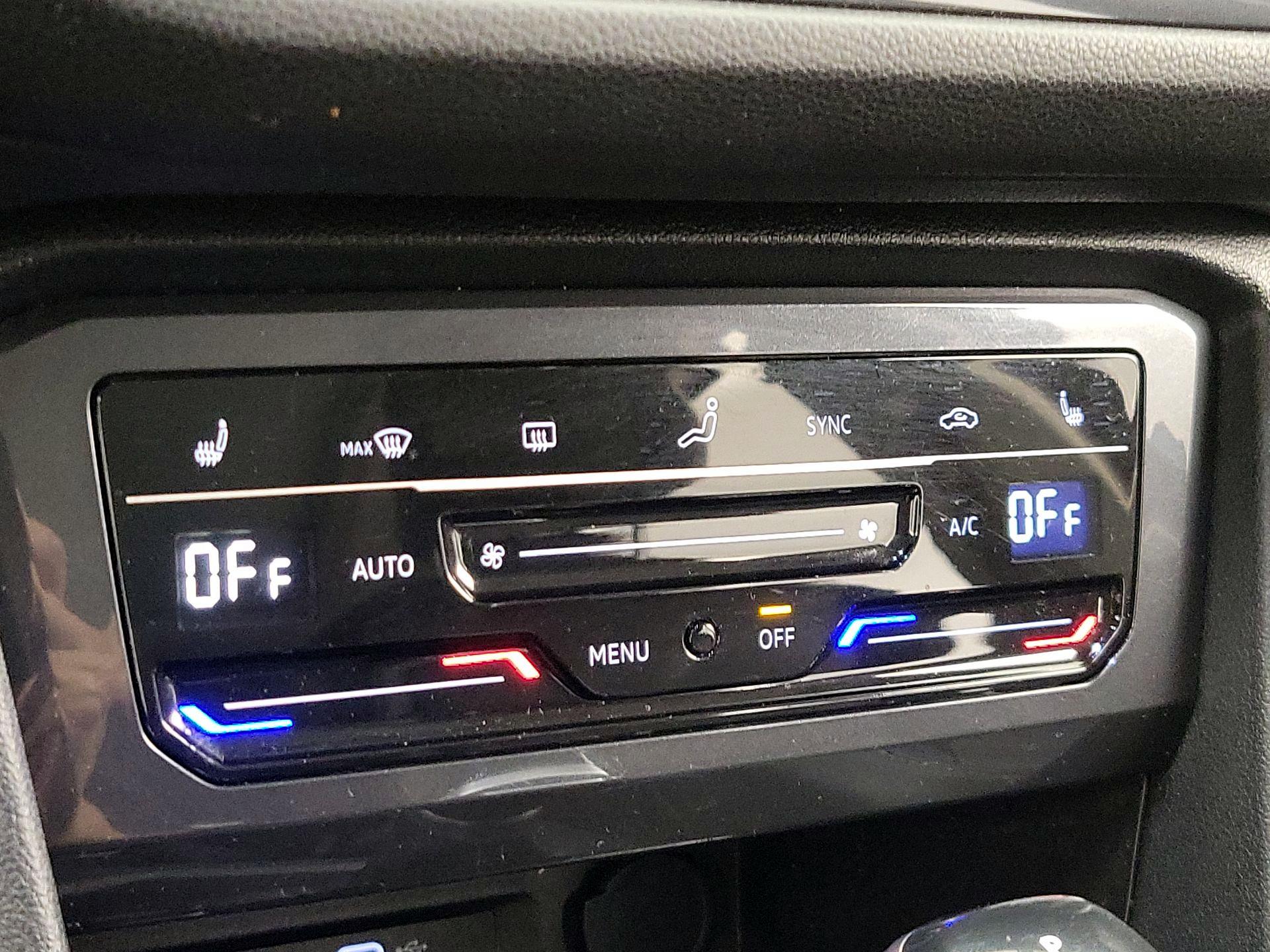 Thumbnail: 2022 Volkswagen Tiguan - 16