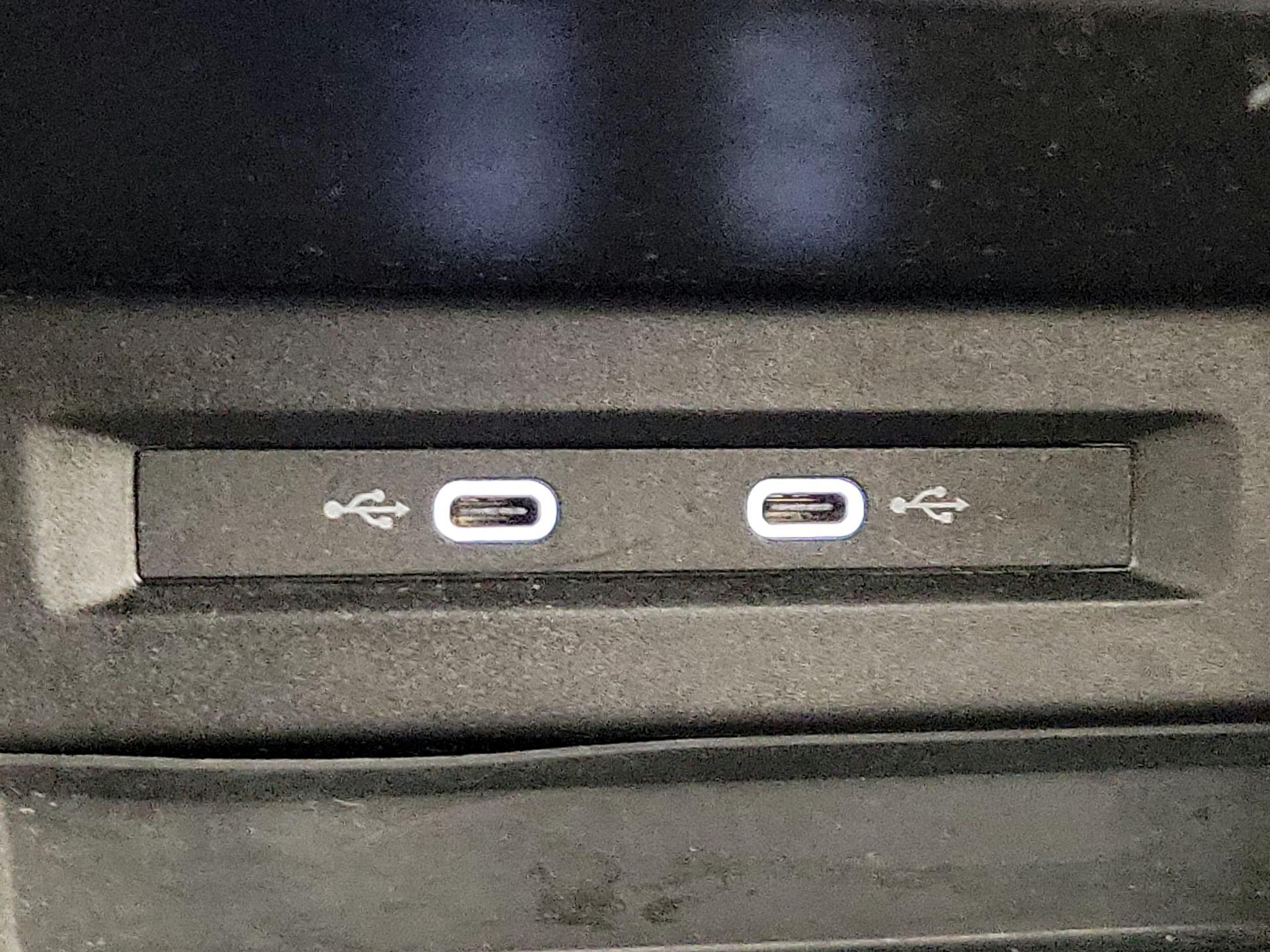 Thumbnail: 2022 Volkswagen Tiguan - 18