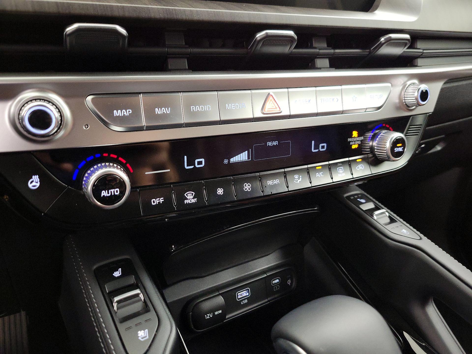 Thumbnail: 2023 Kia Telluride - 17