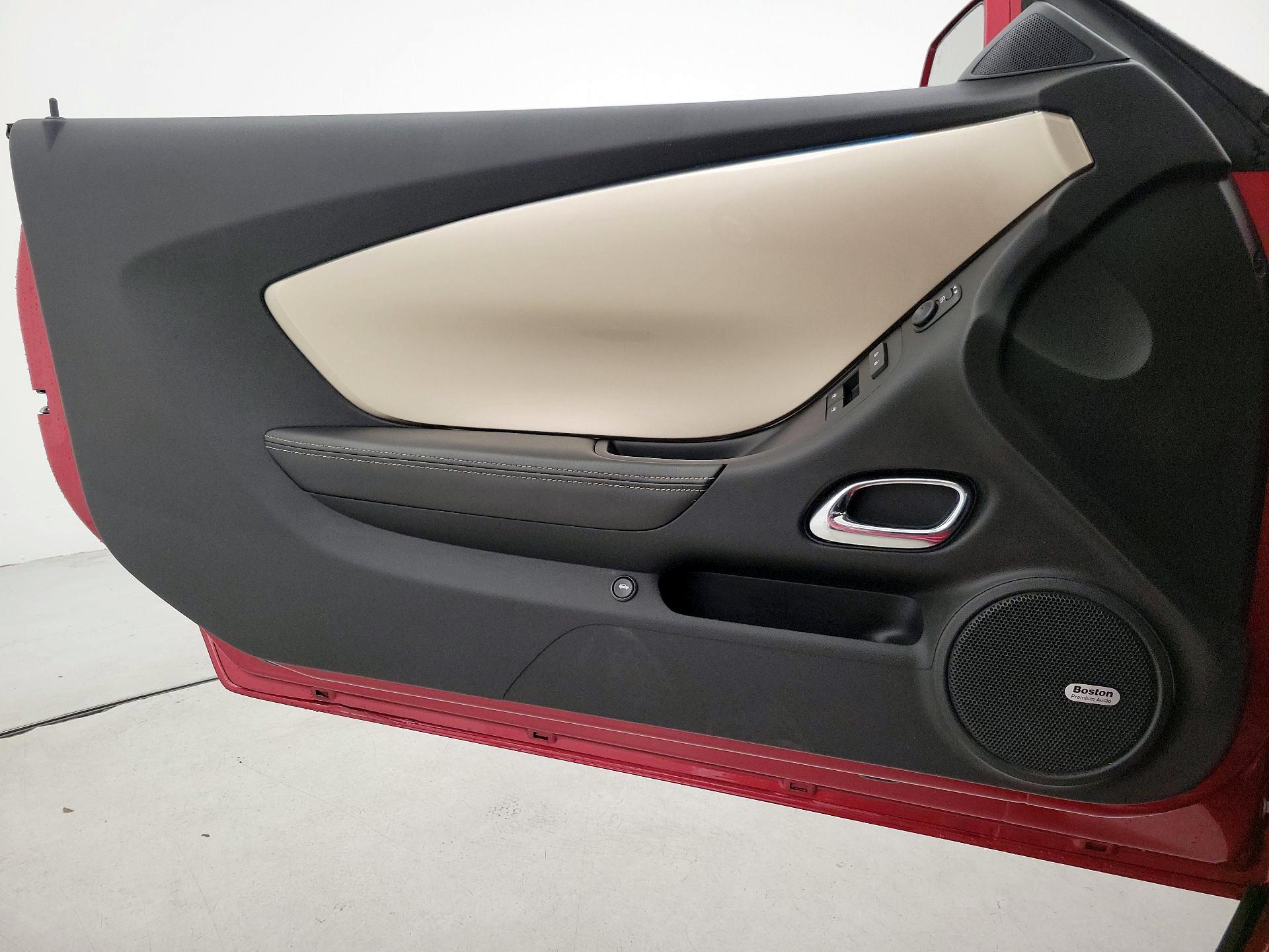 Thumbnail: 2014 Chevrolet Camaro - 12