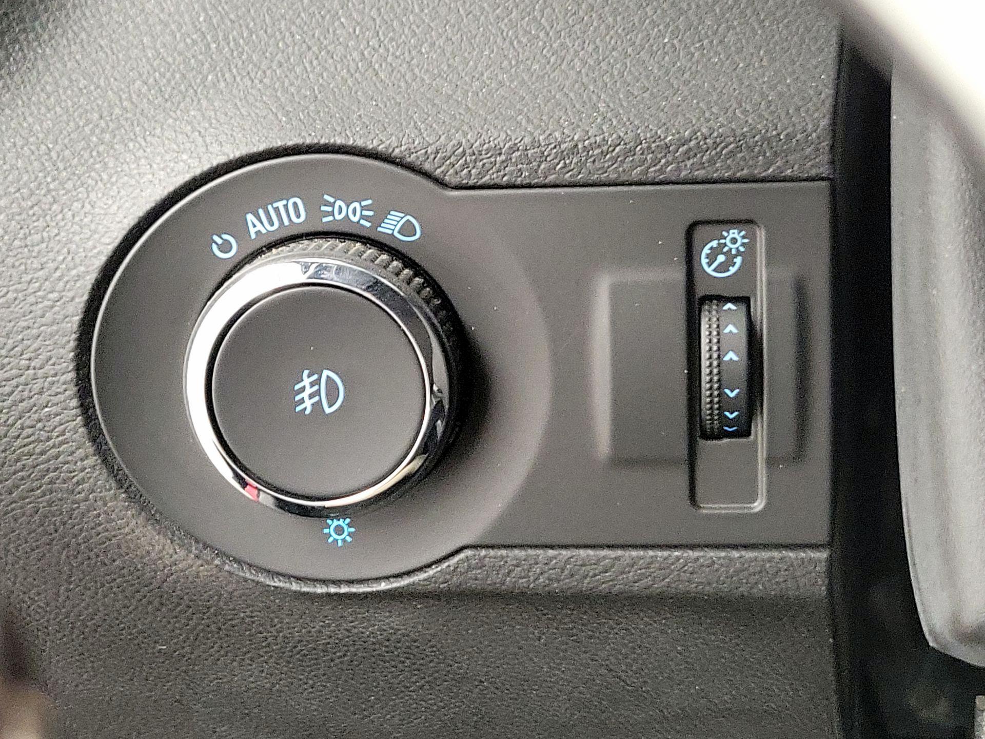 Thumbnail: 2014 Chevrolet Camaro - 13