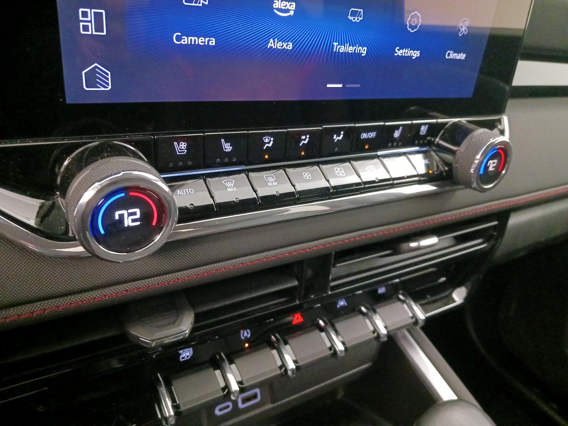 Thumbnail: 2024 Chevrolet Colorado - 15