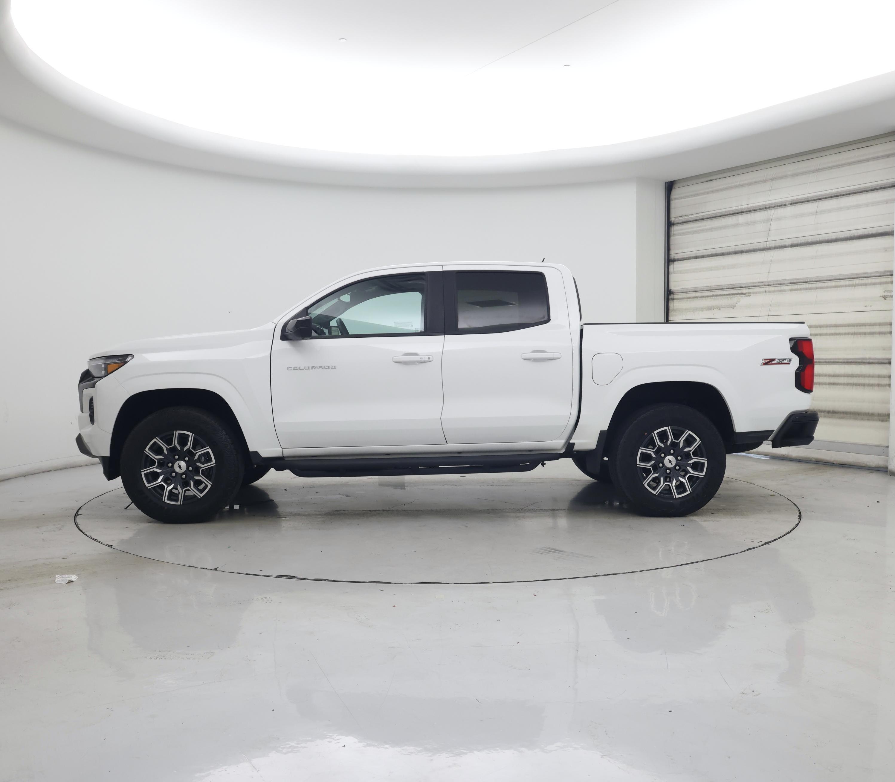 Thumbnail: 2024 Chevrolet Colorado - 3