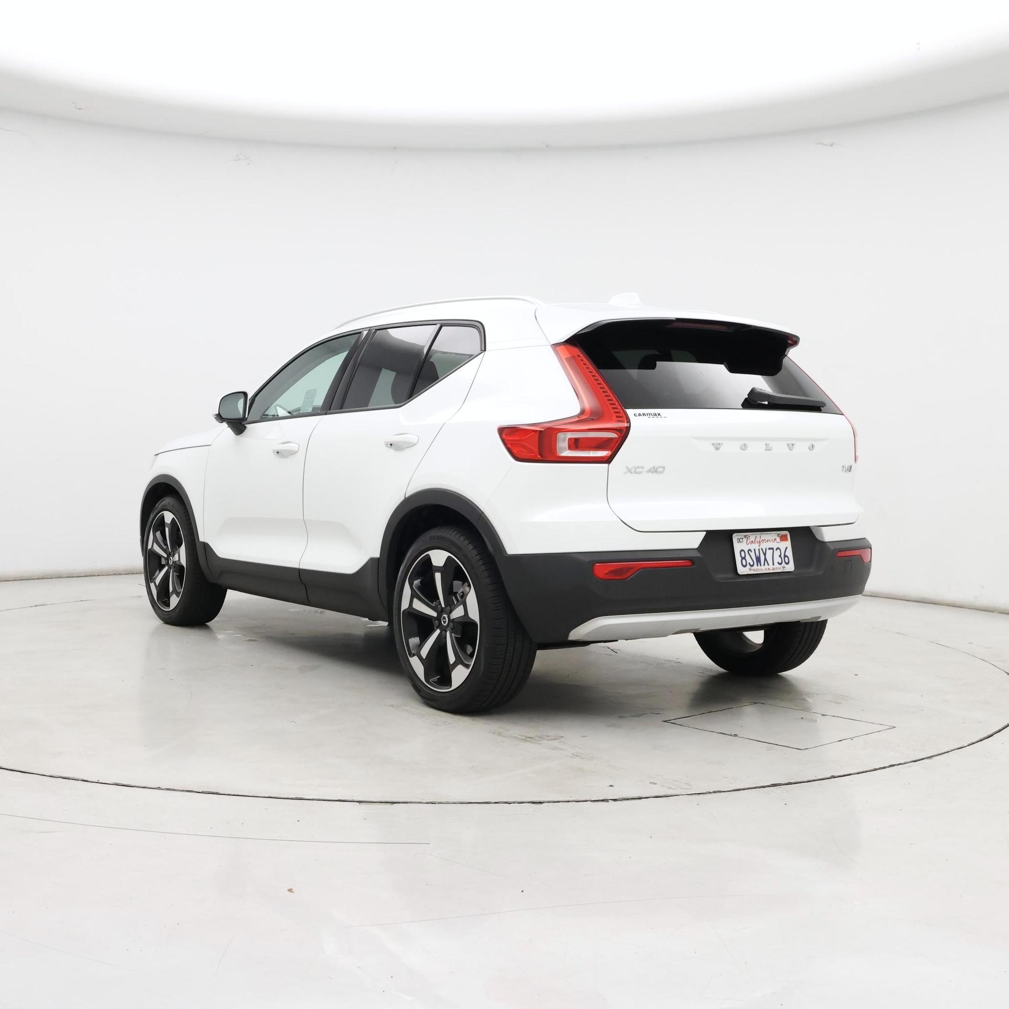 Thumbnail: 2021 Volvo XC40 - 2