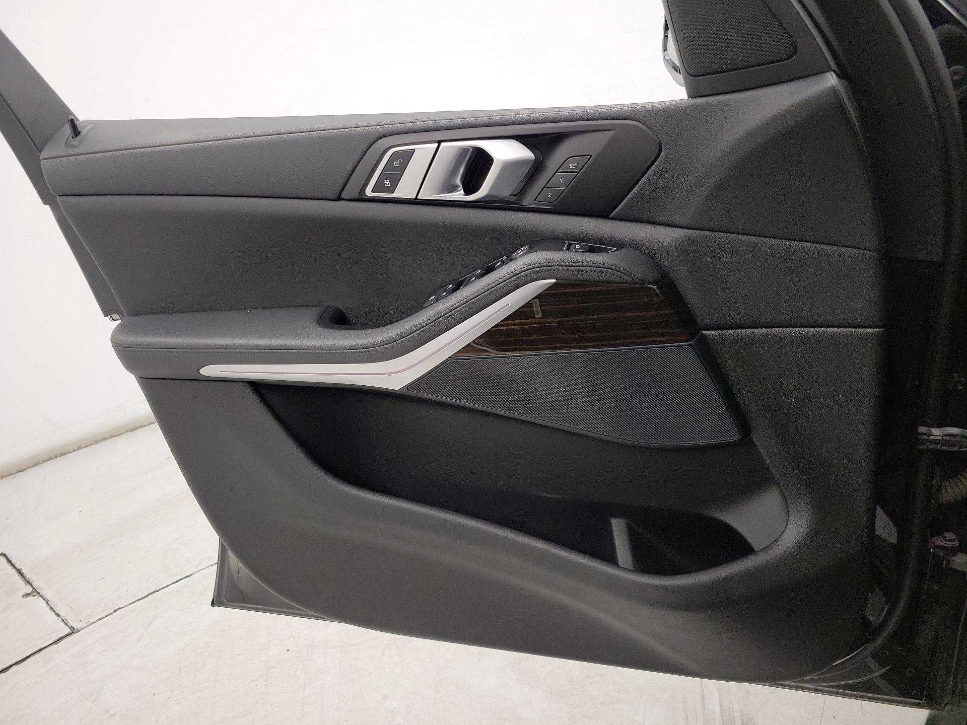 Thumbnail: 2020 BMW X5 - 12