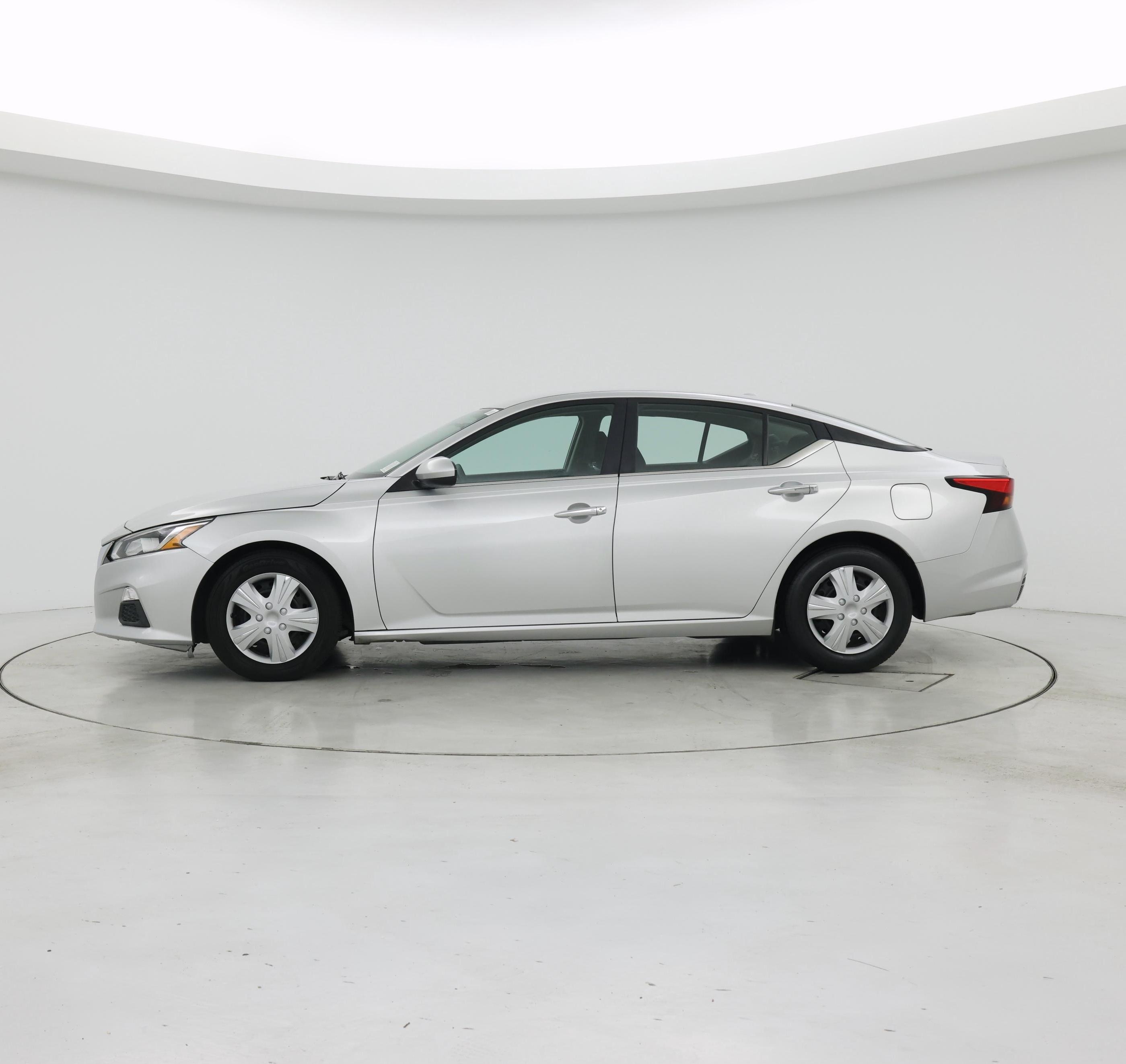 Thumbnail: 2020 Nissan Altima - 3