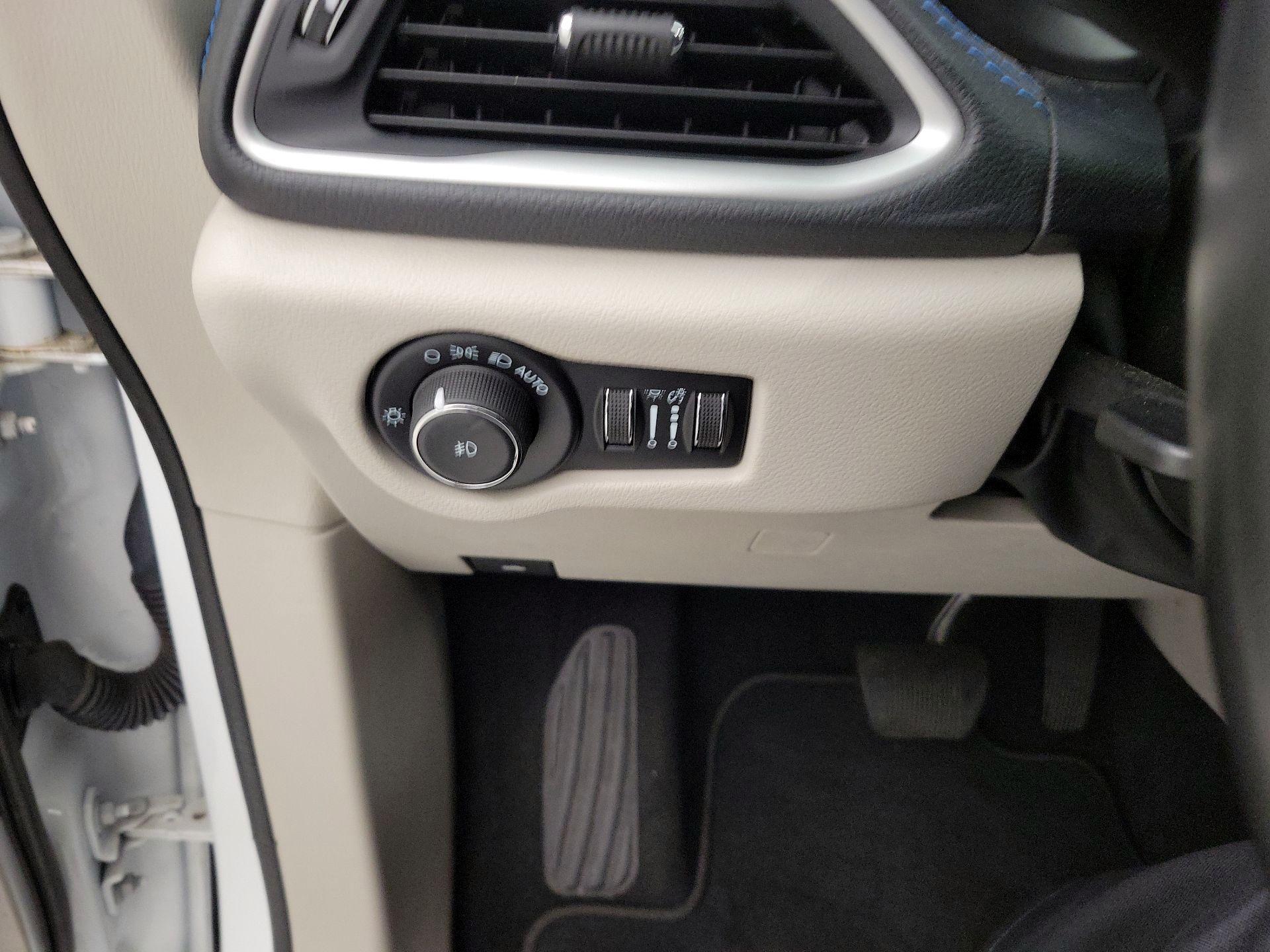 Thumbnail: 2021 Chrysler Pacifica - 13