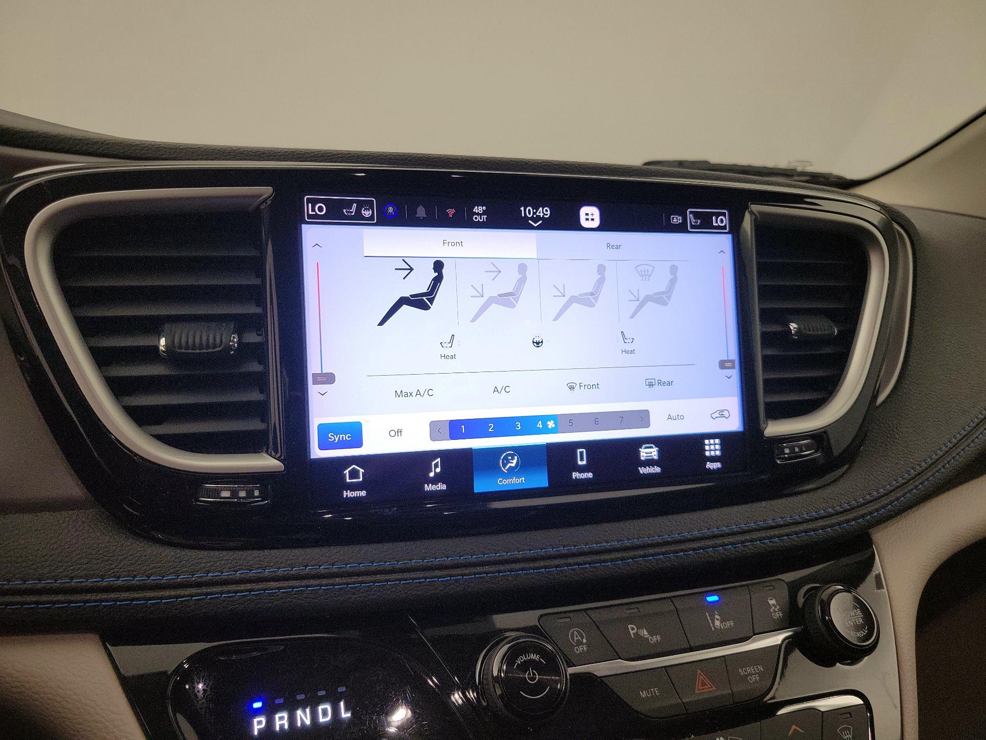 Thumbnail: 2021 Chrysler Pacifica - 16