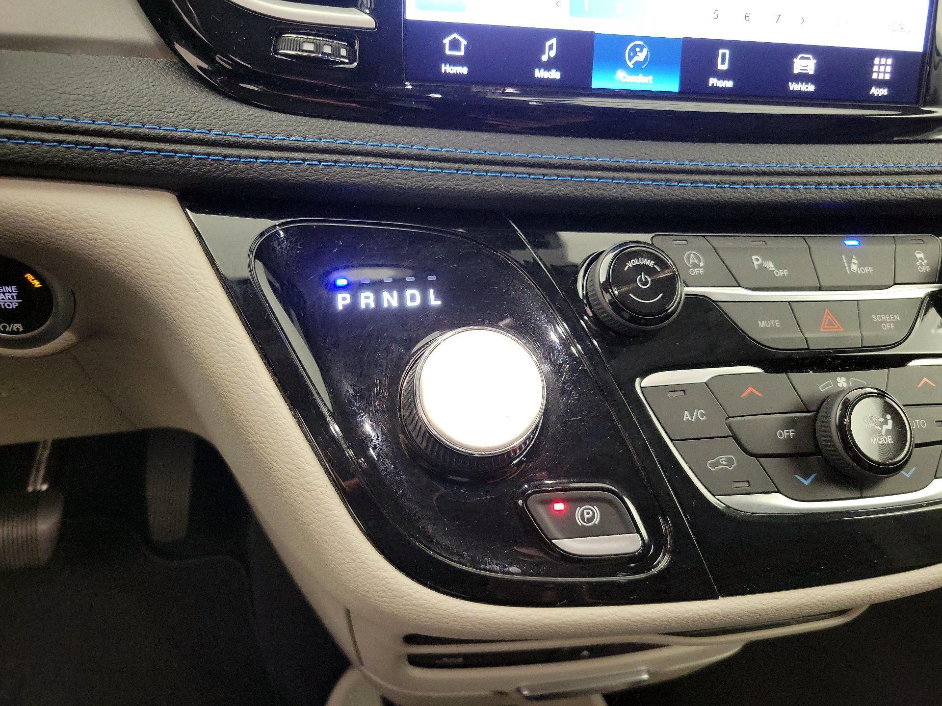 Thumbnail: 2021 Chrysler Pacifica - 17