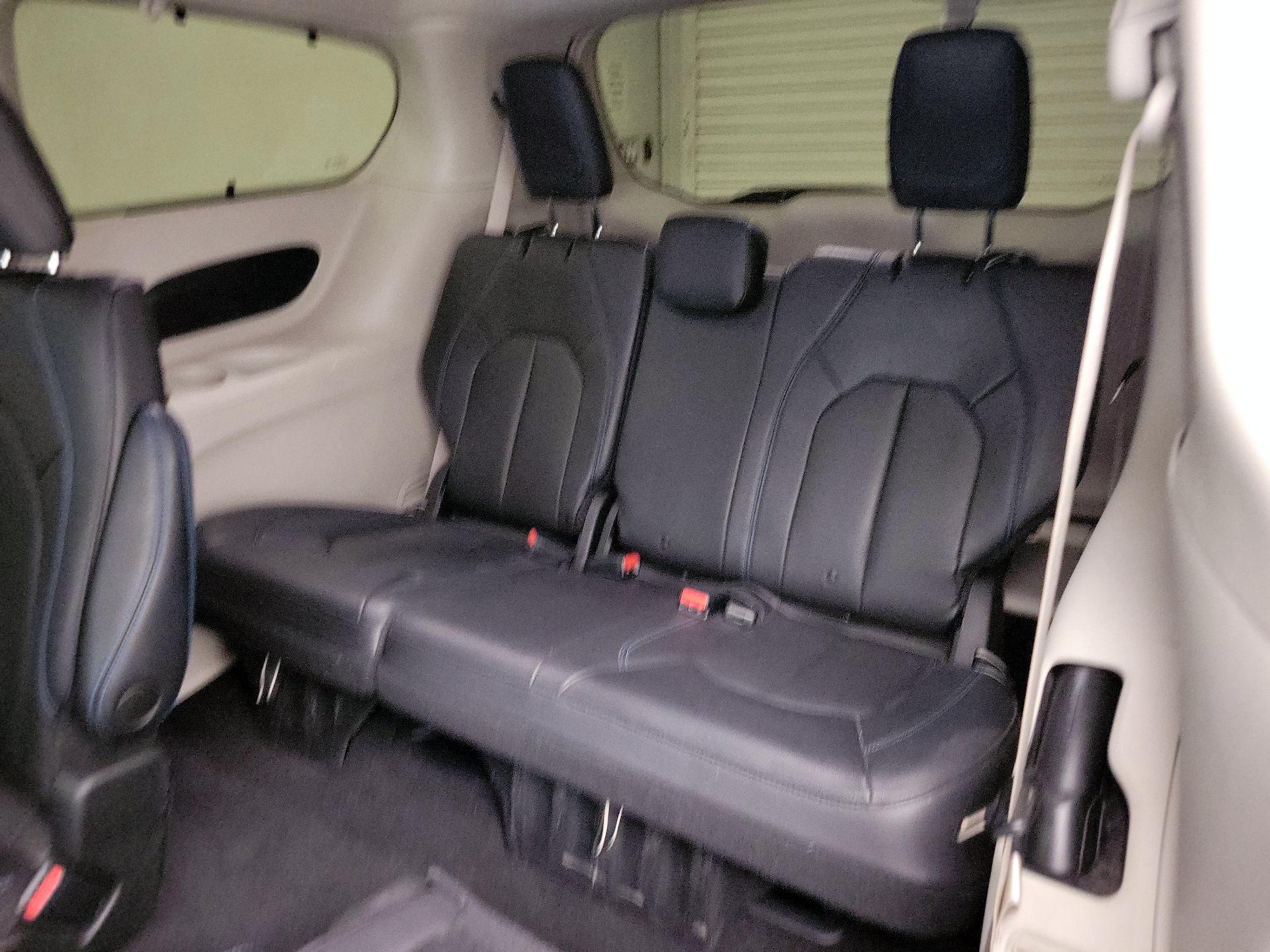 Thumbnail: 2021 Chrysler Pacifica - 20