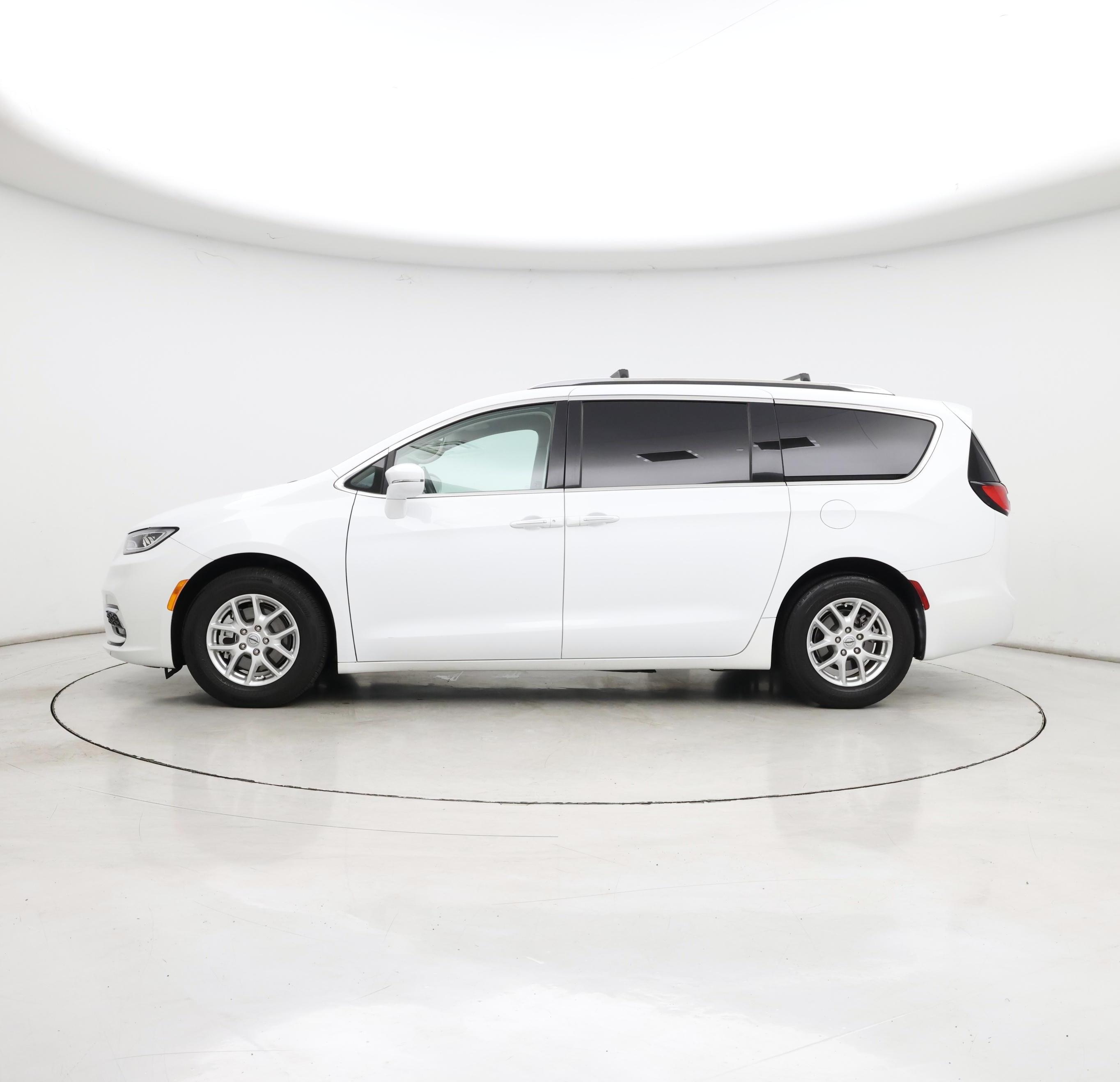 Thumbnail: 2021 Chrysler Pacifica - 3