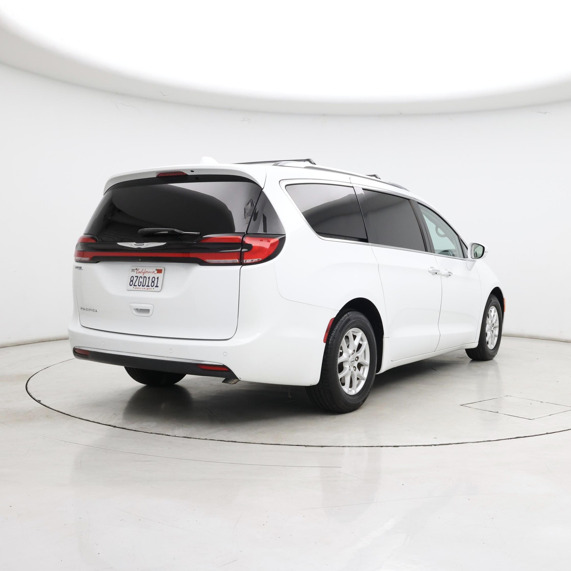 Thumbnail: 2021 Chrysler Pacifica - 8