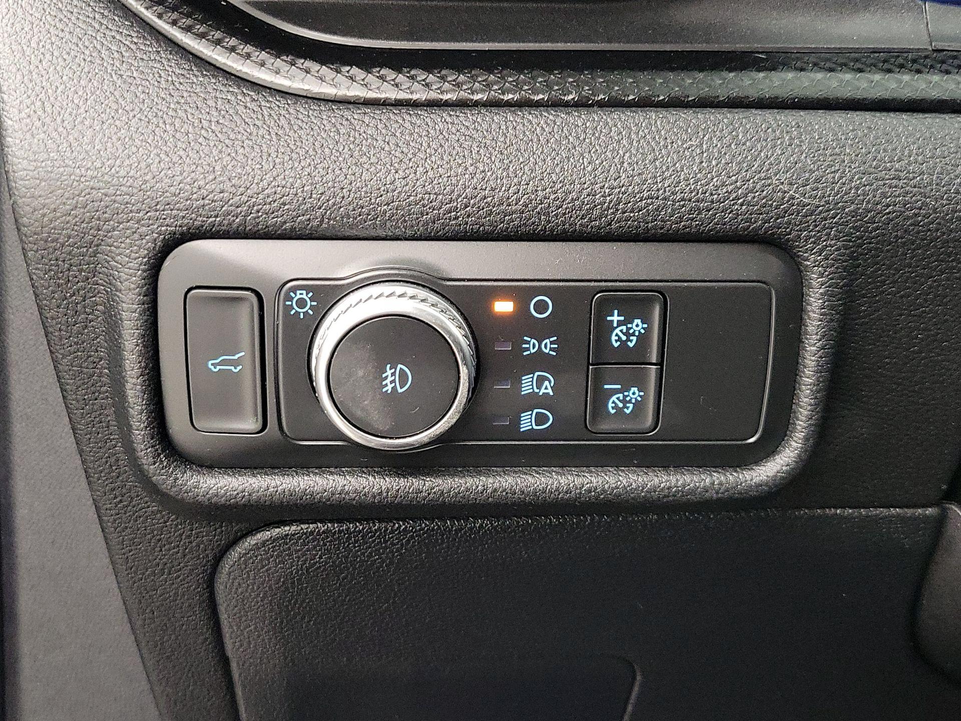 Thumbnail: 2020 Ford Explorer - 13