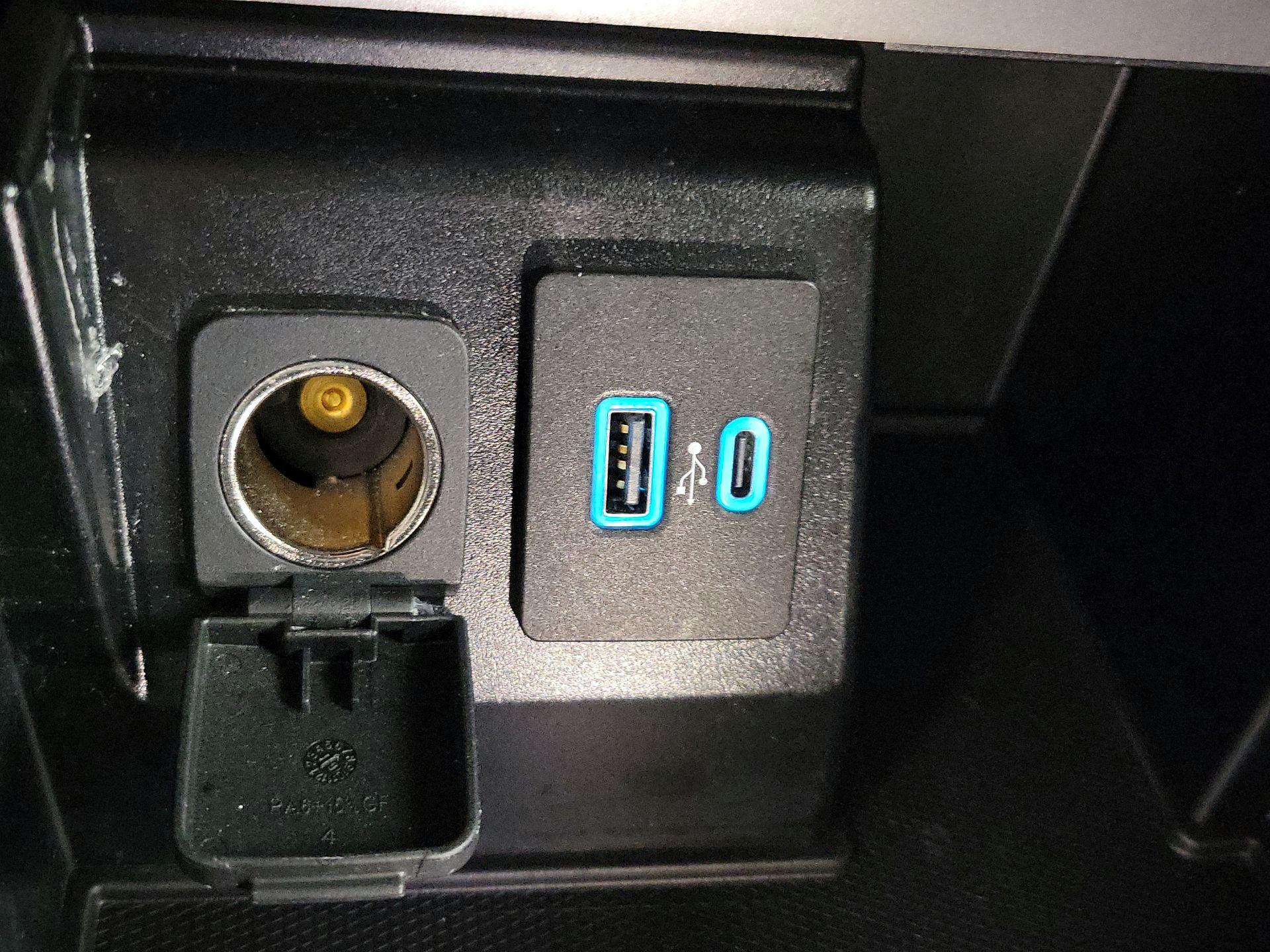 Thumbnail: 2020 Ford Explorer - 19