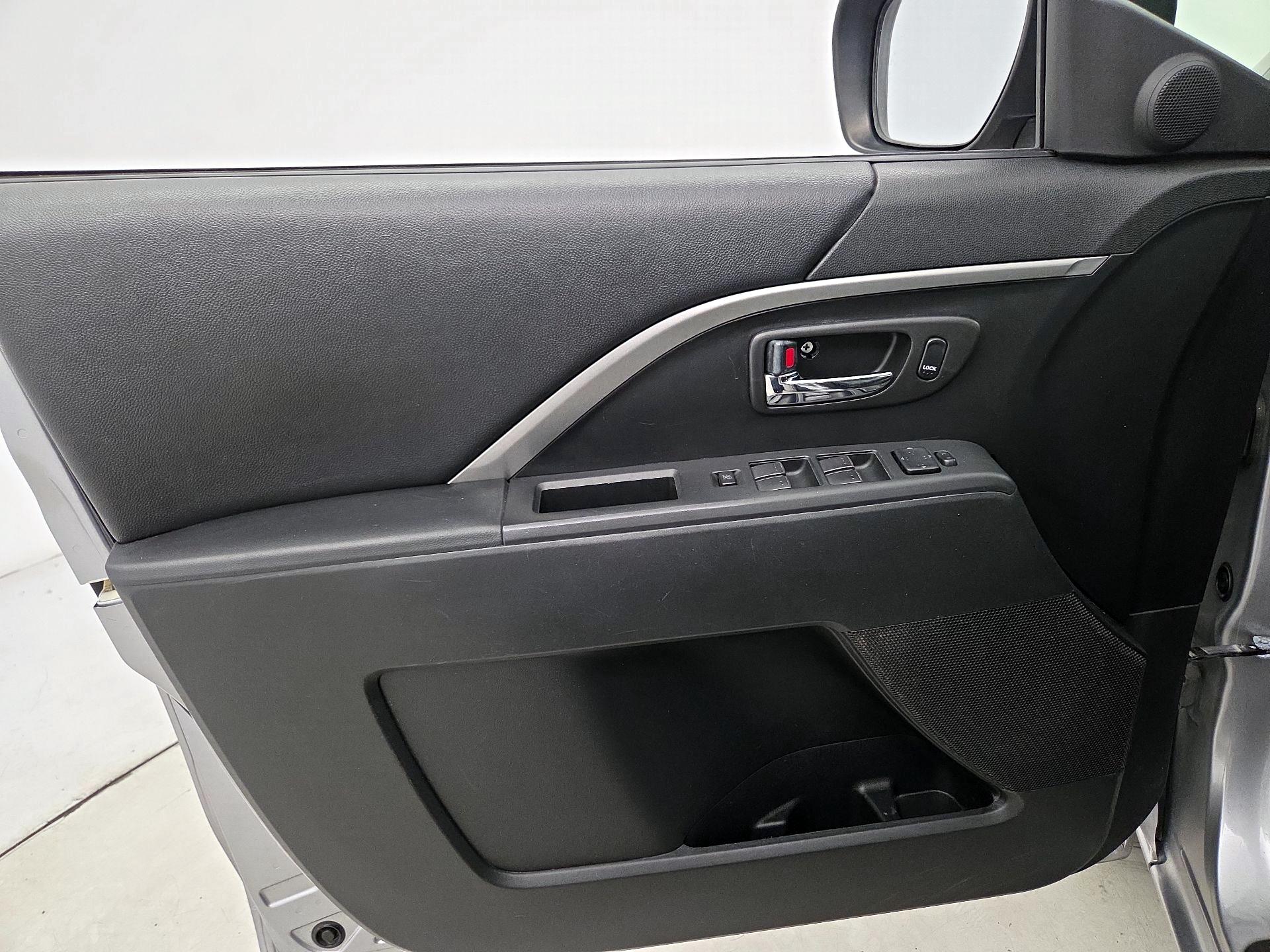 Thumbnail: 2015 Mazda Mazda5 - 12