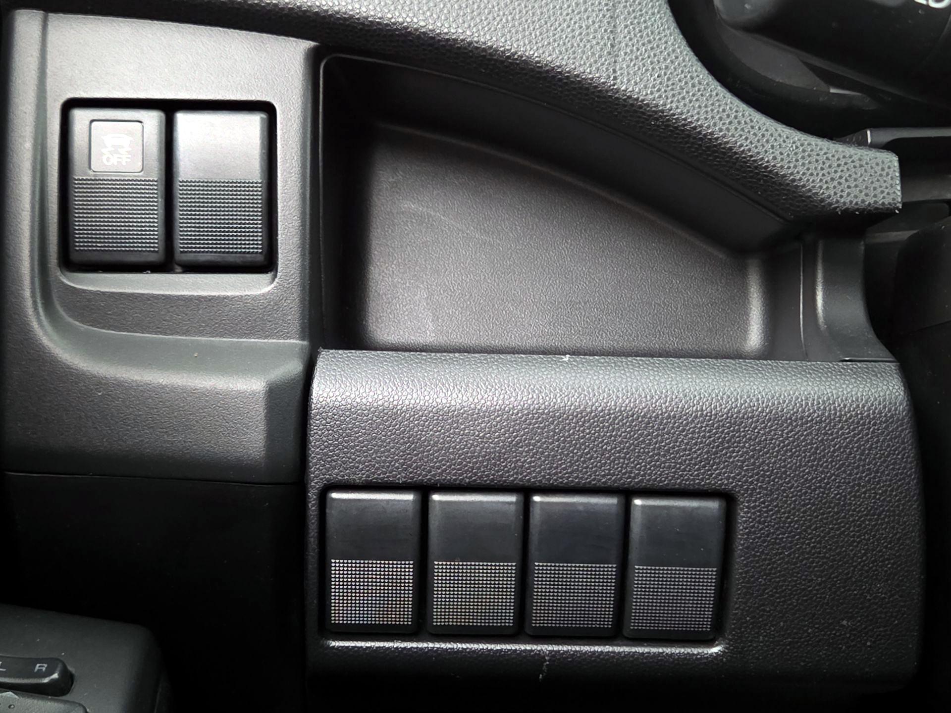 Thumbnail: 2015 Mazda Mazda5 - 13