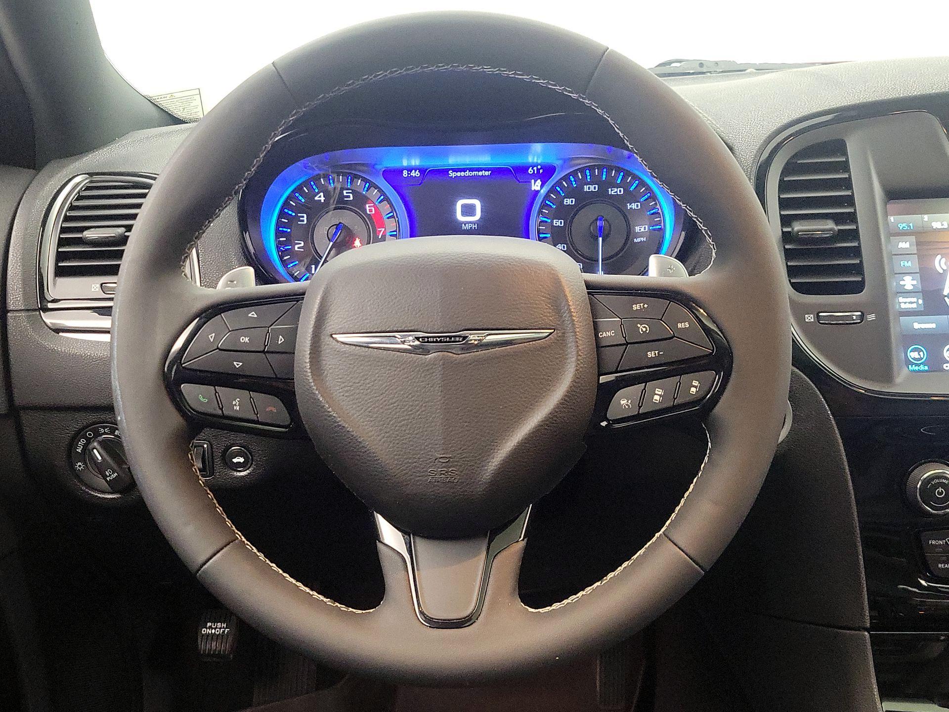 Thumbnail: 2022 Chrysler 300 - 10