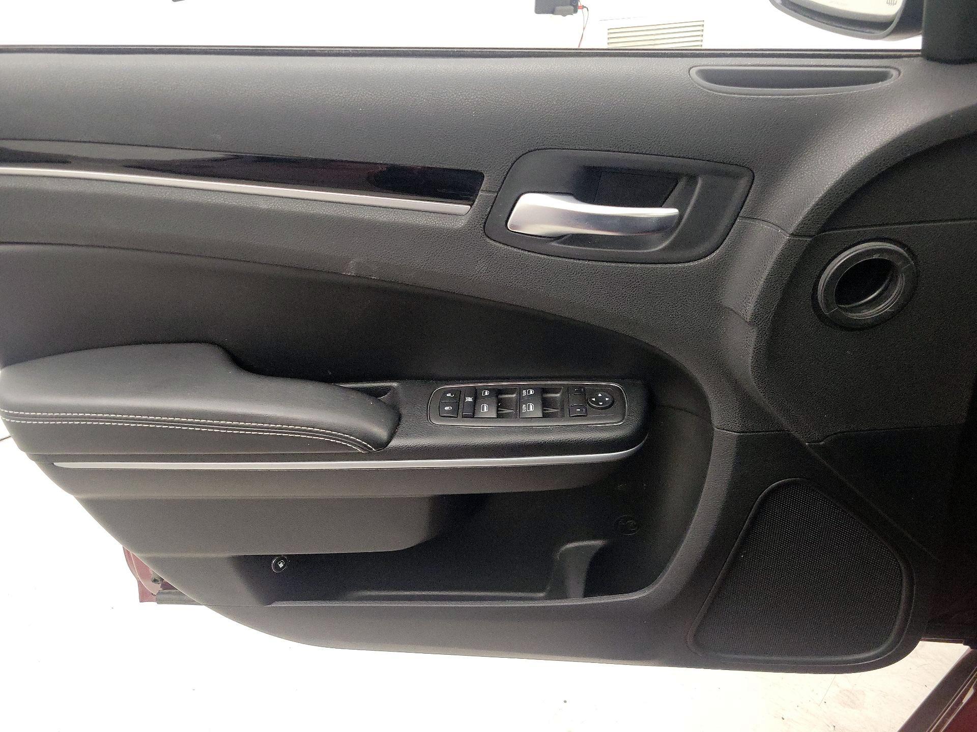 Thumbnail: 2022 Chrysler 300 - 12