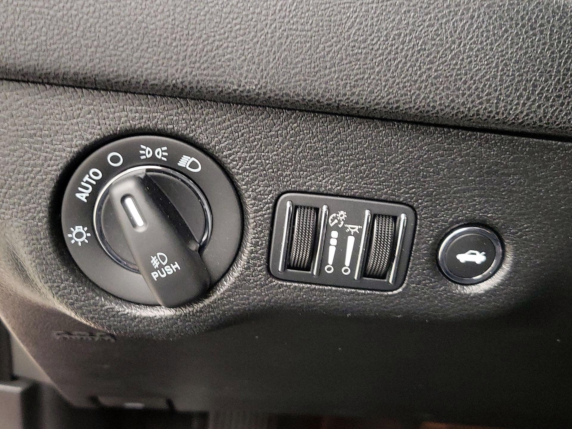 Thumbnail: 2022 Chrysler 300 - 13