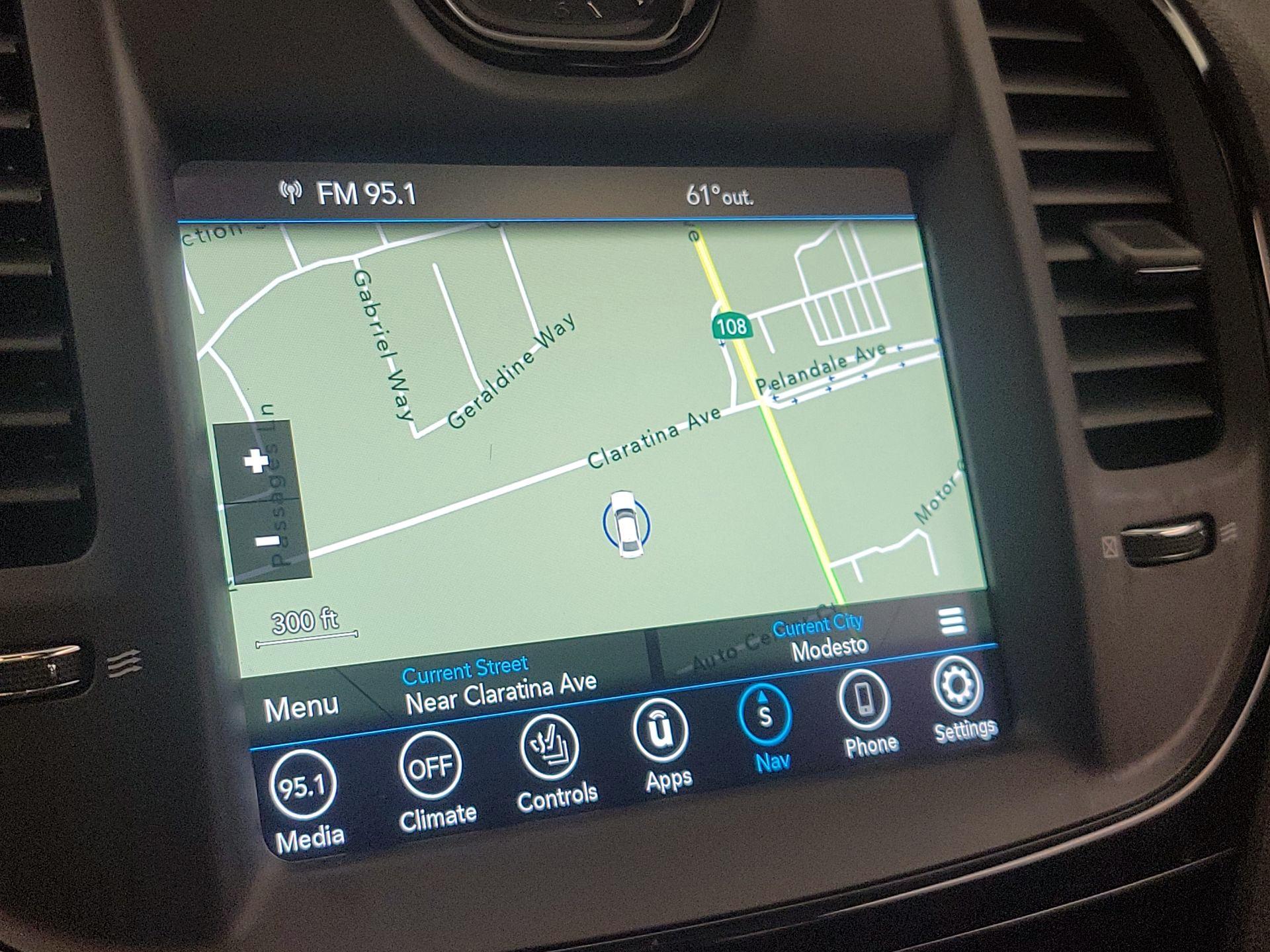 Thumbnail: 2022 Chrysler 300 - 14