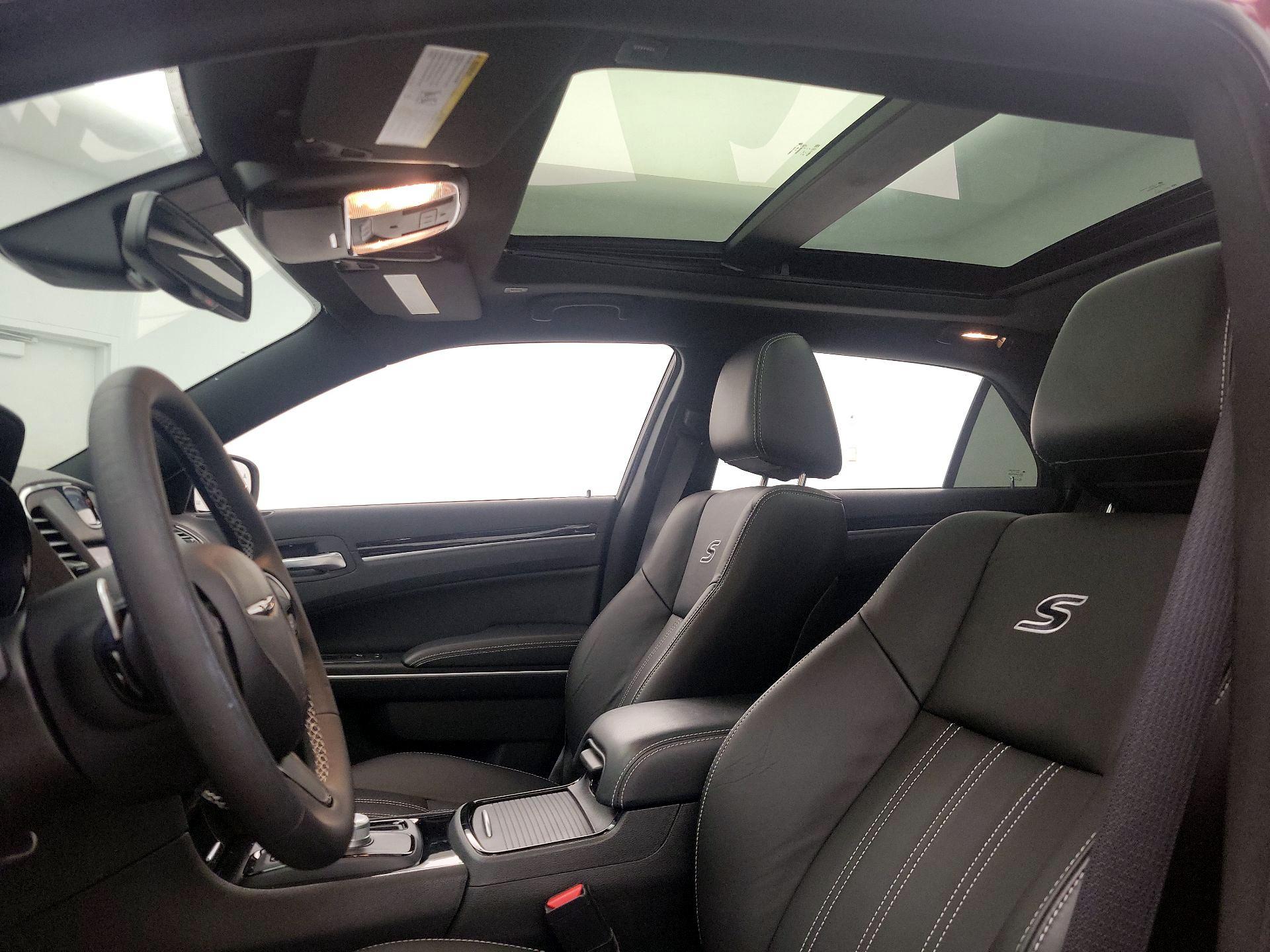 Thumbnail: 2022 Chrysler 300 - 20