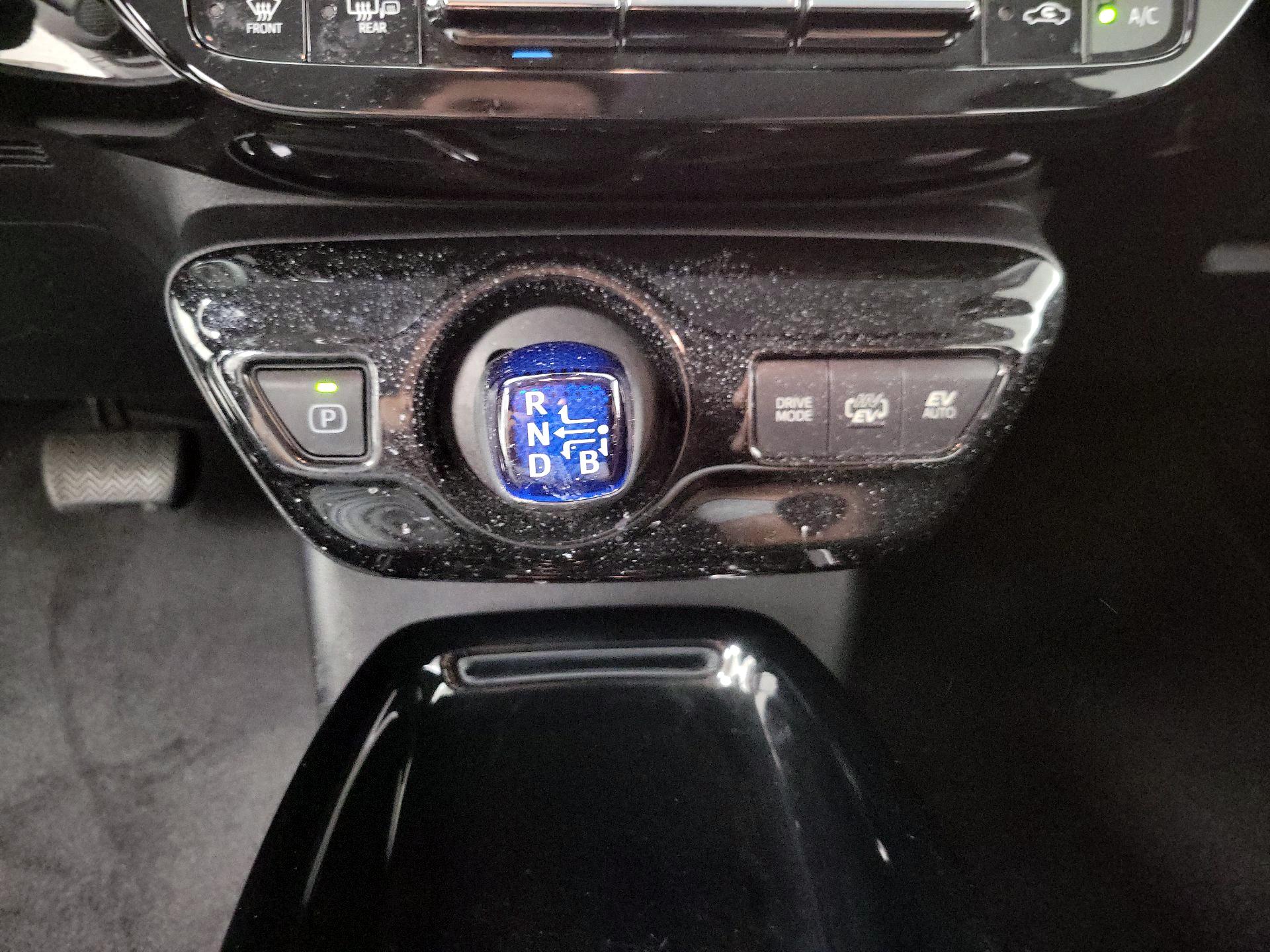 Thumbnail: 2019 Toyota Prius Prime - 18