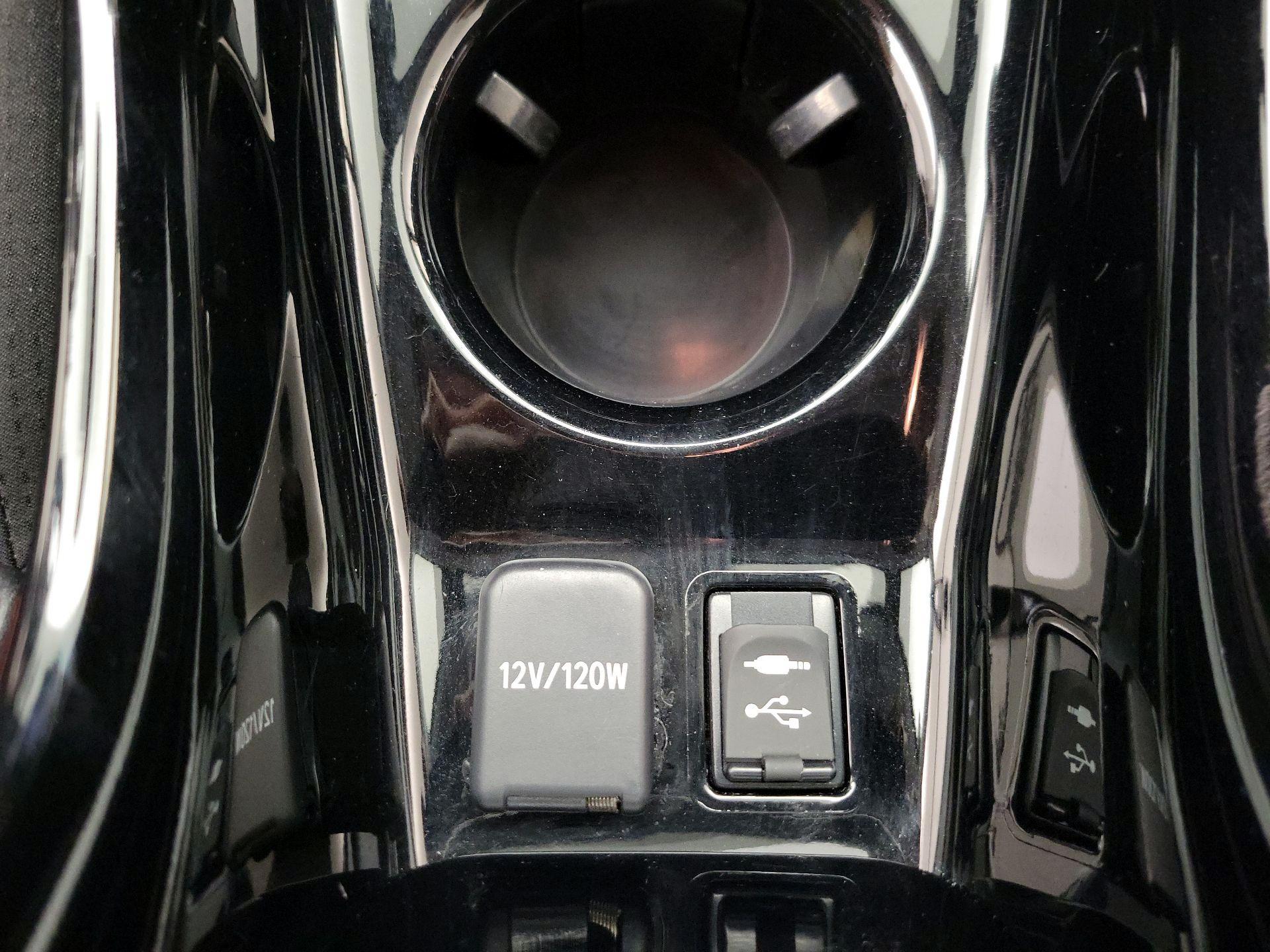 Thumbnail: 2019 Toyota Prius Prime - 19