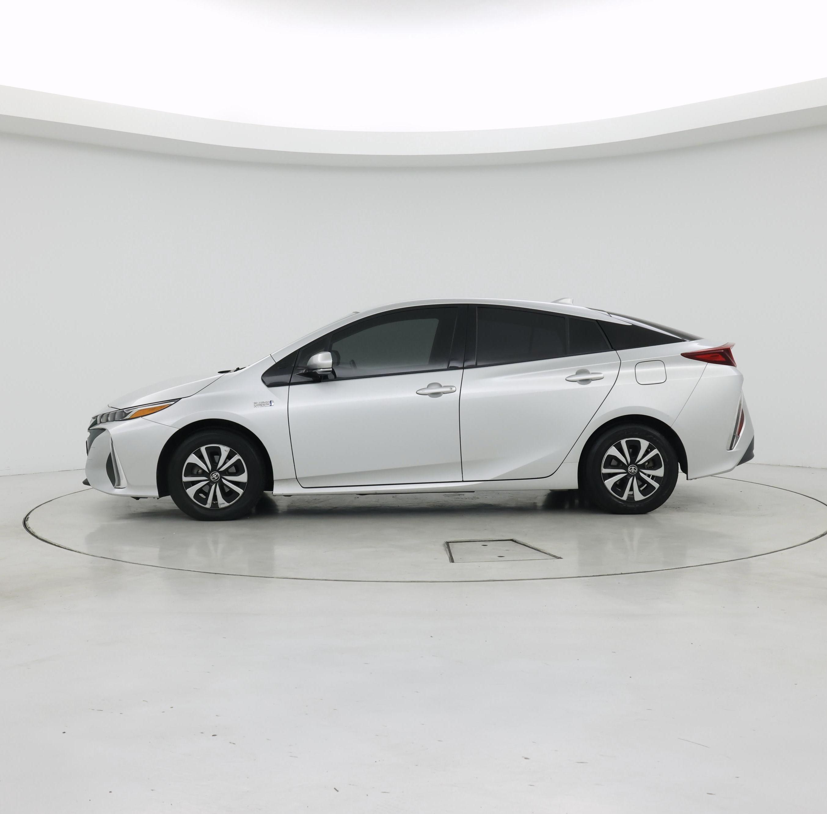 Thumbnail: 2019 Toyota Prius Prime - 3