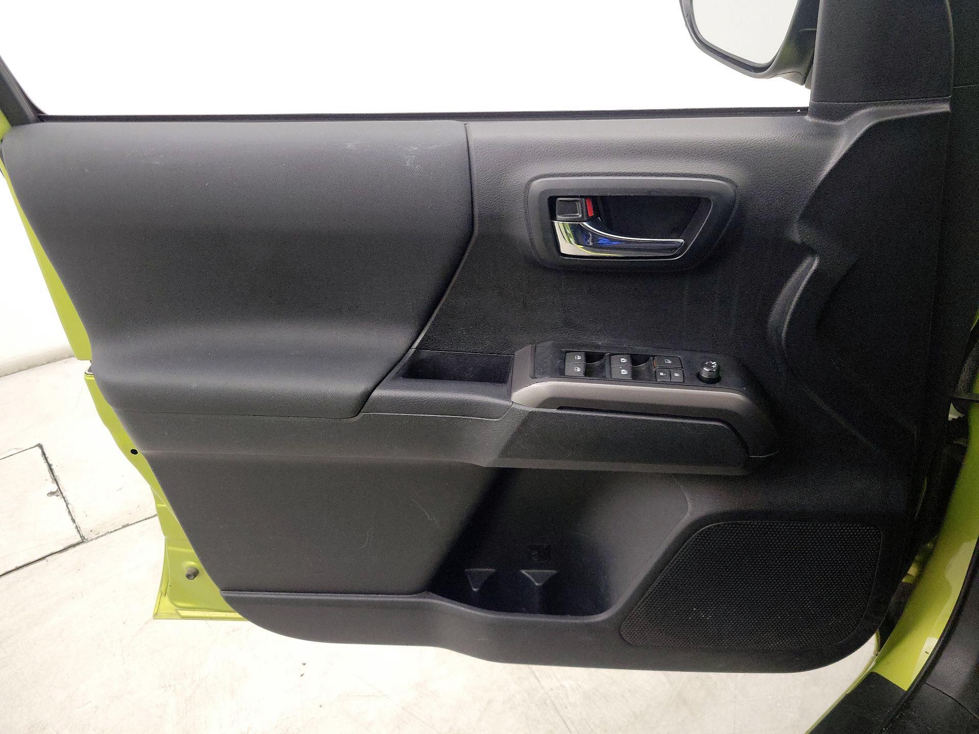 Thumbnail: 2023 Toyota Tacoma - 12