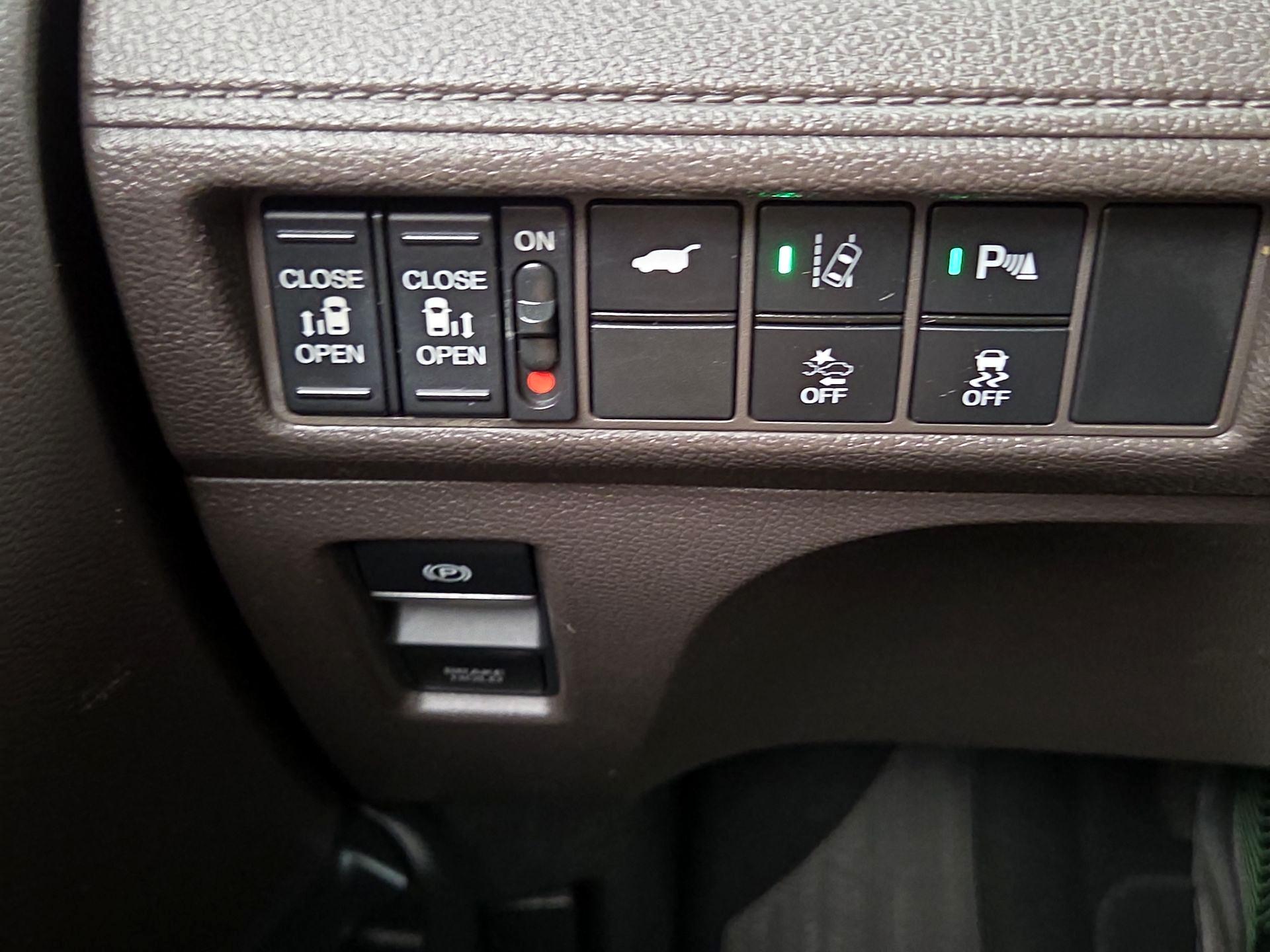 Thumbnail: 2018 Honda Odyssey - 13