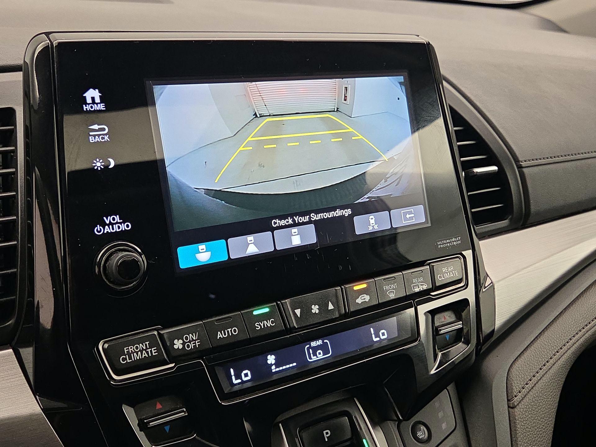 Thumbnail: 2018 Honda Odyssey - 14