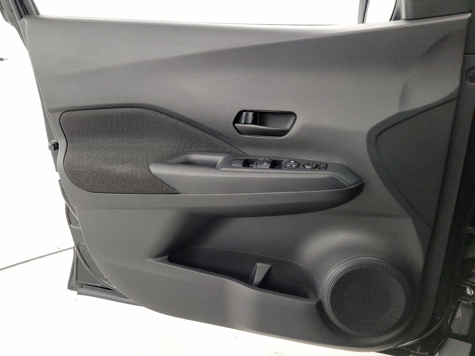 Thumbnail: 2019 Nissan Kicks - 12