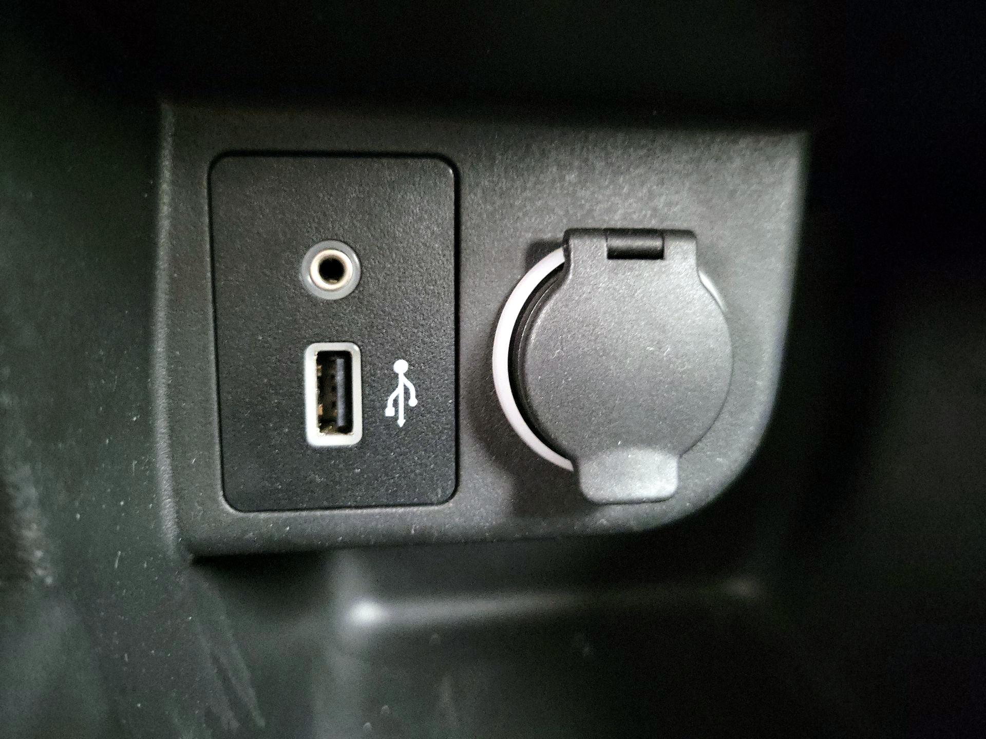 Thumbnail: 2019 Nissan Kicks - 18