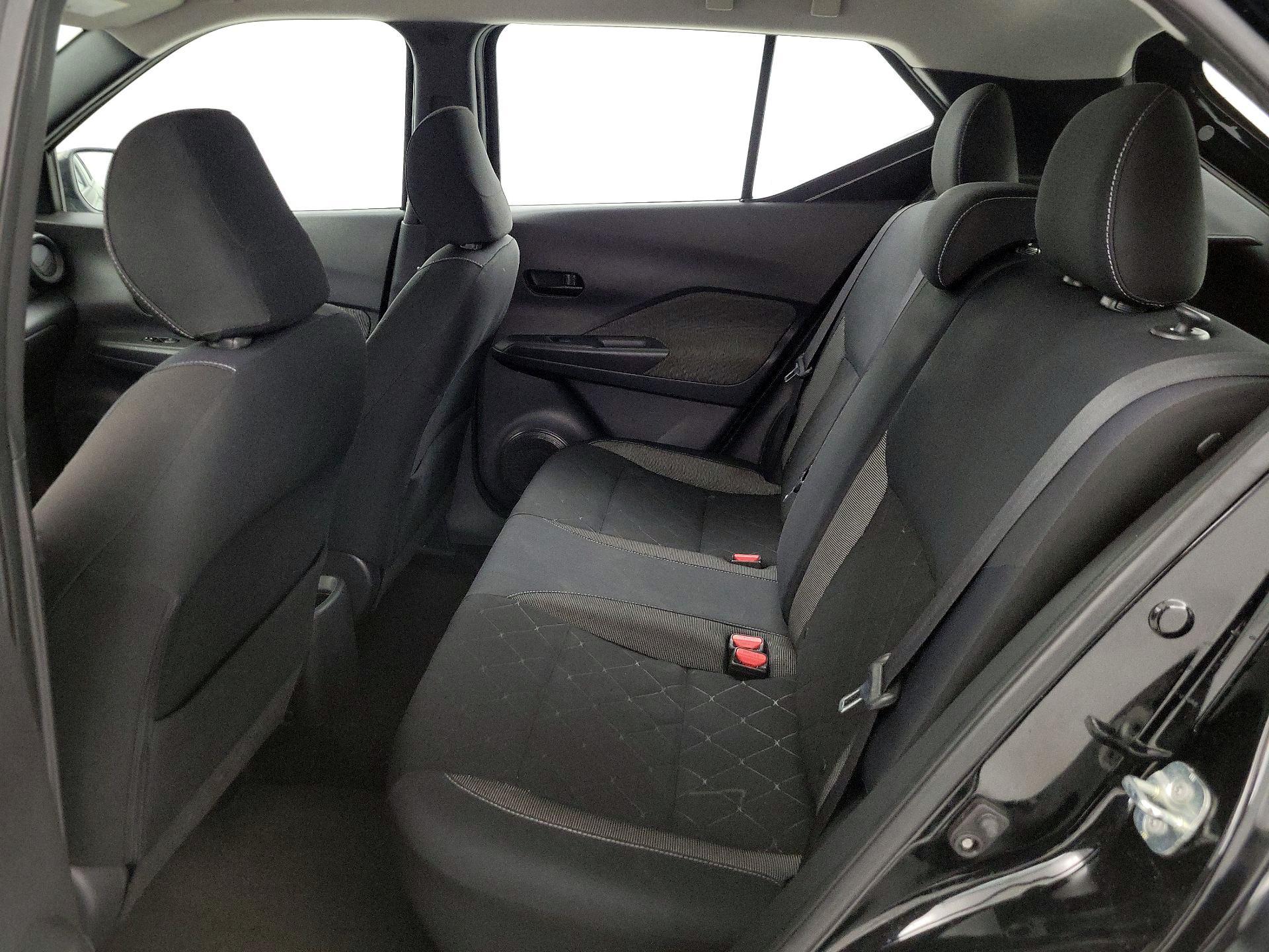 Thumbnail: 2019 Nissan Kicks - 19