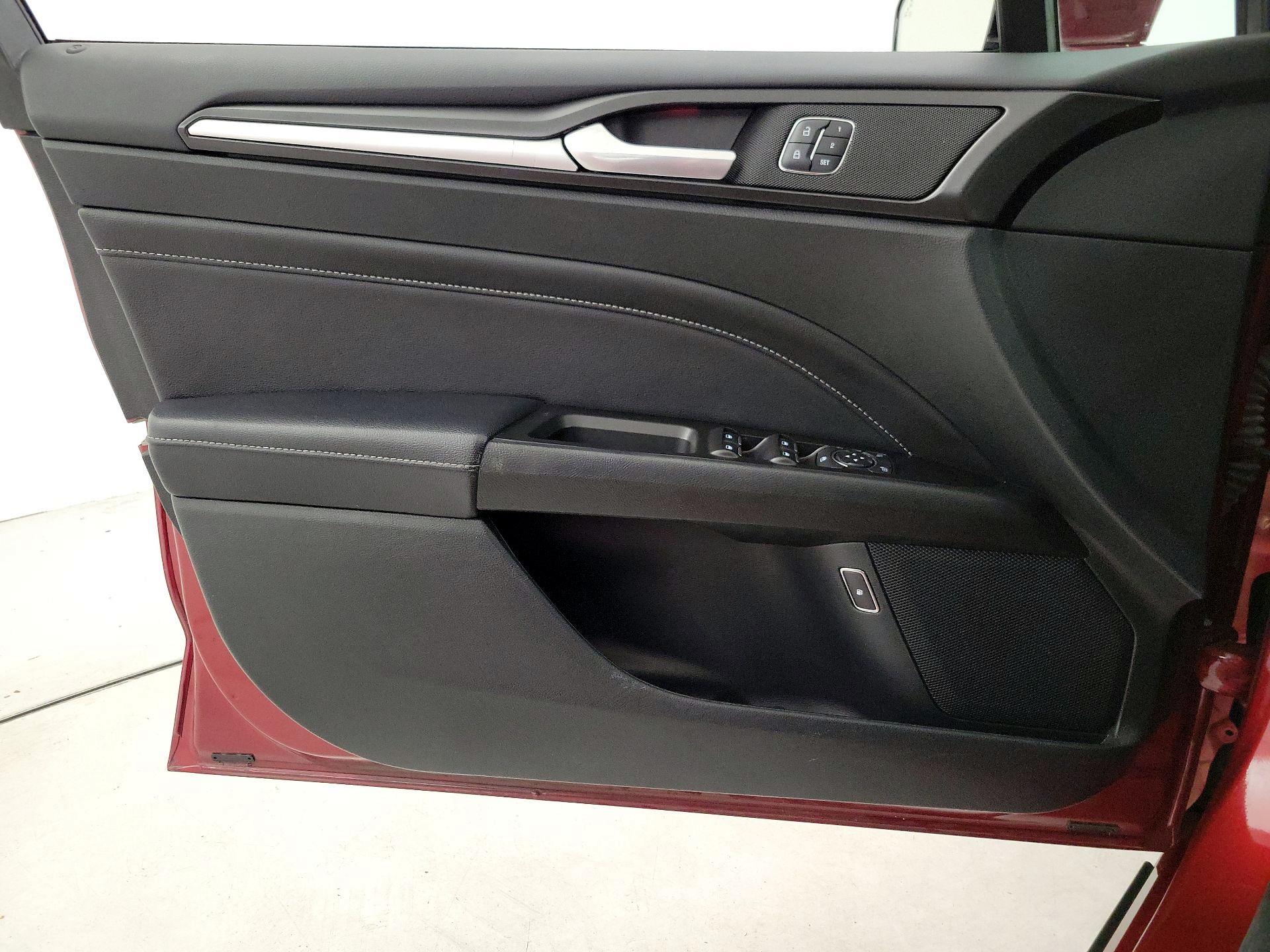 Thumbnail: 2017 Ford Fusion - 12