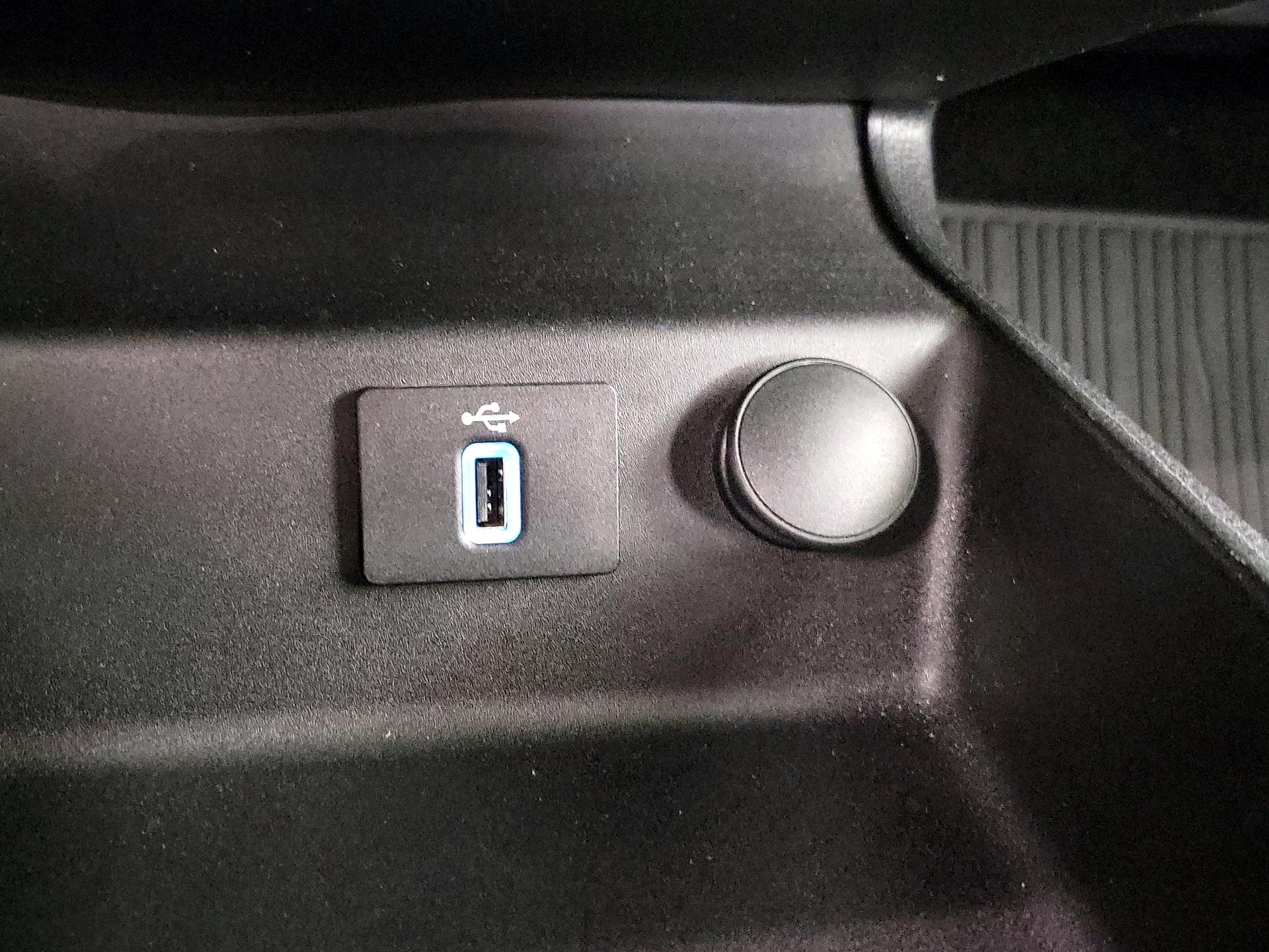 Thumbnail: 2017 Ford Fusion - 19