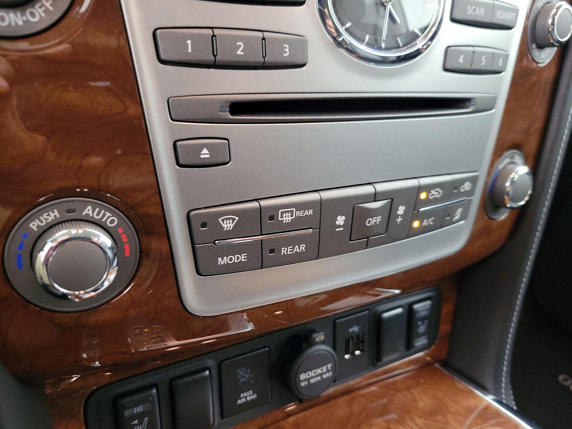 Thumbnail: 2018 INFINITI QX80 - 17