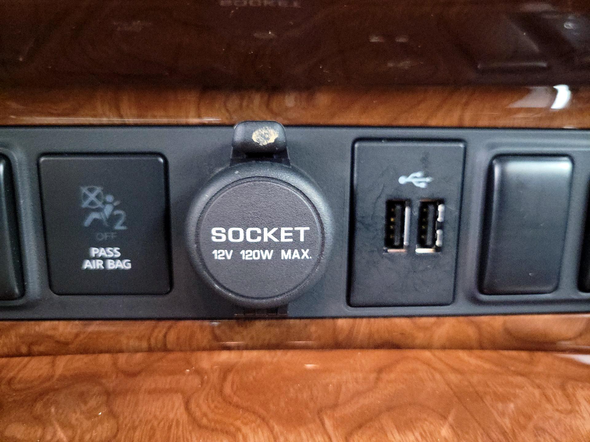 Thumbnail: 2018 INFINITI QX80 - 19