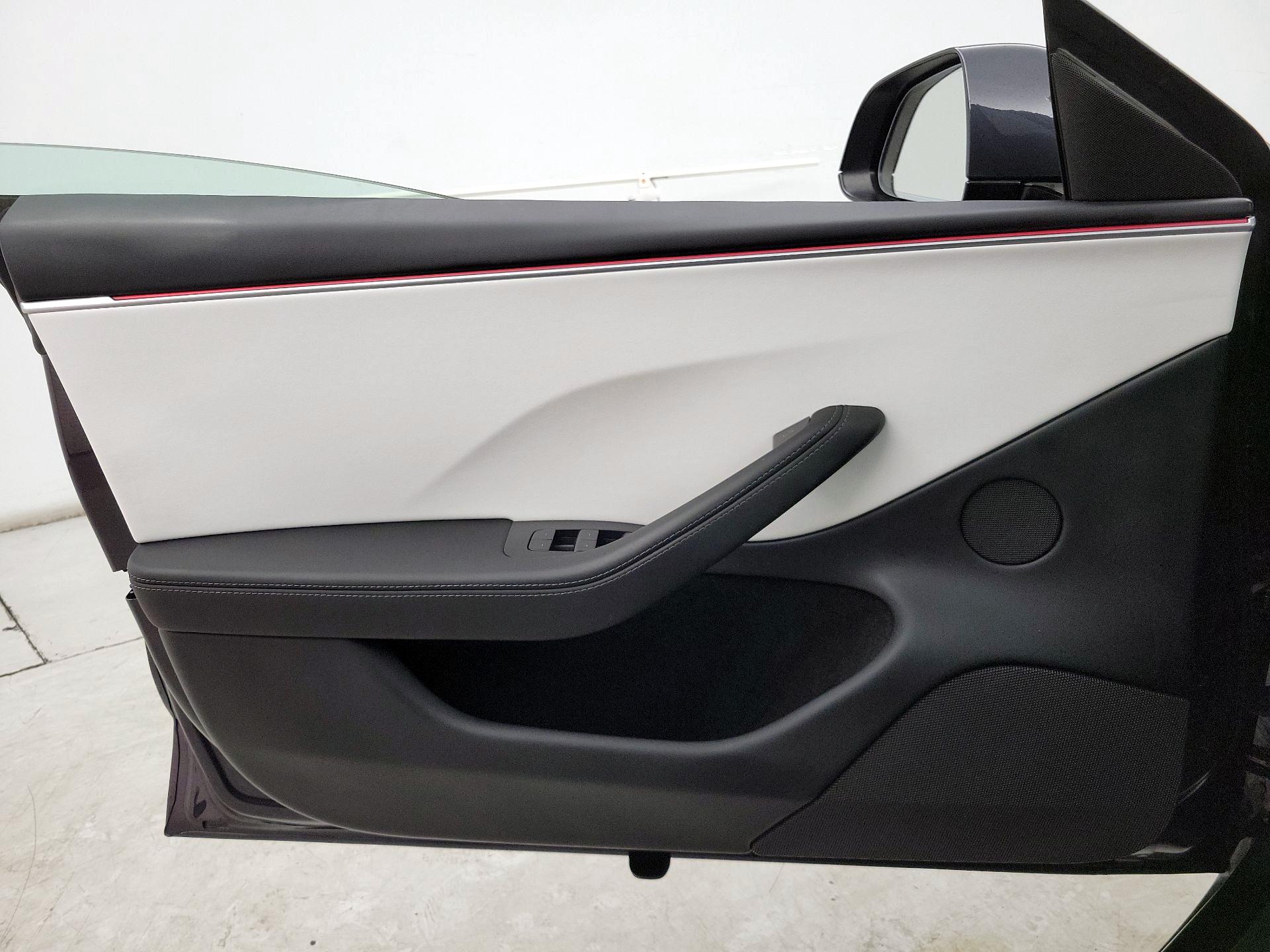 Thumbnail: 2025 Tesla Model 3 - 12