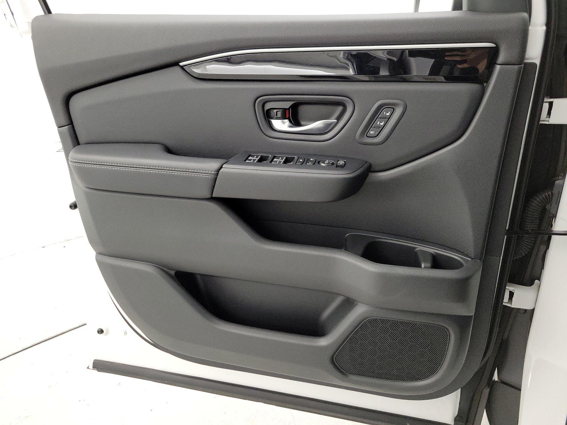 Thumbnail: 2024 Honda Pilot - 12