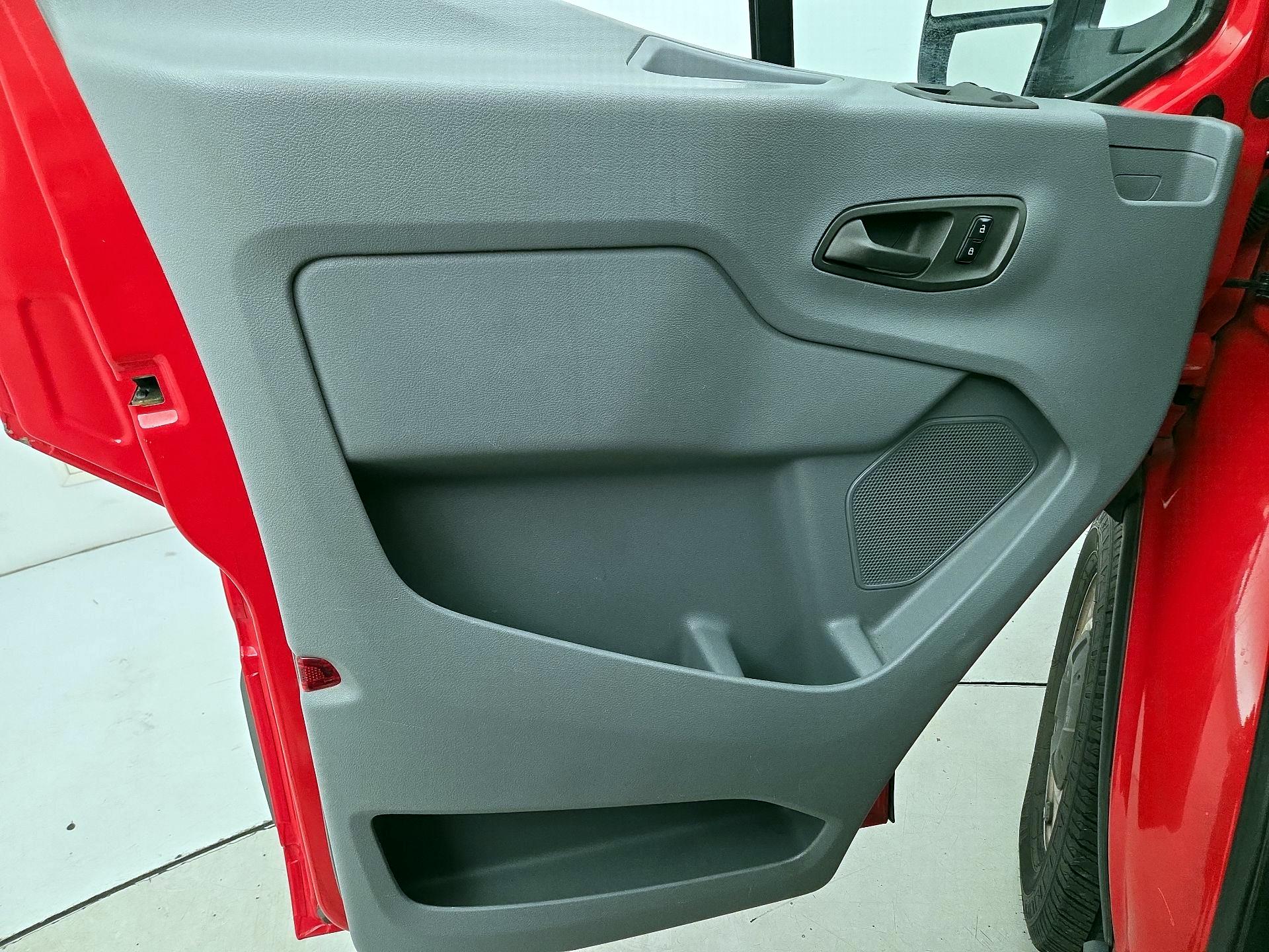 Thumbnail: 2017 Ford Transit Series - 12