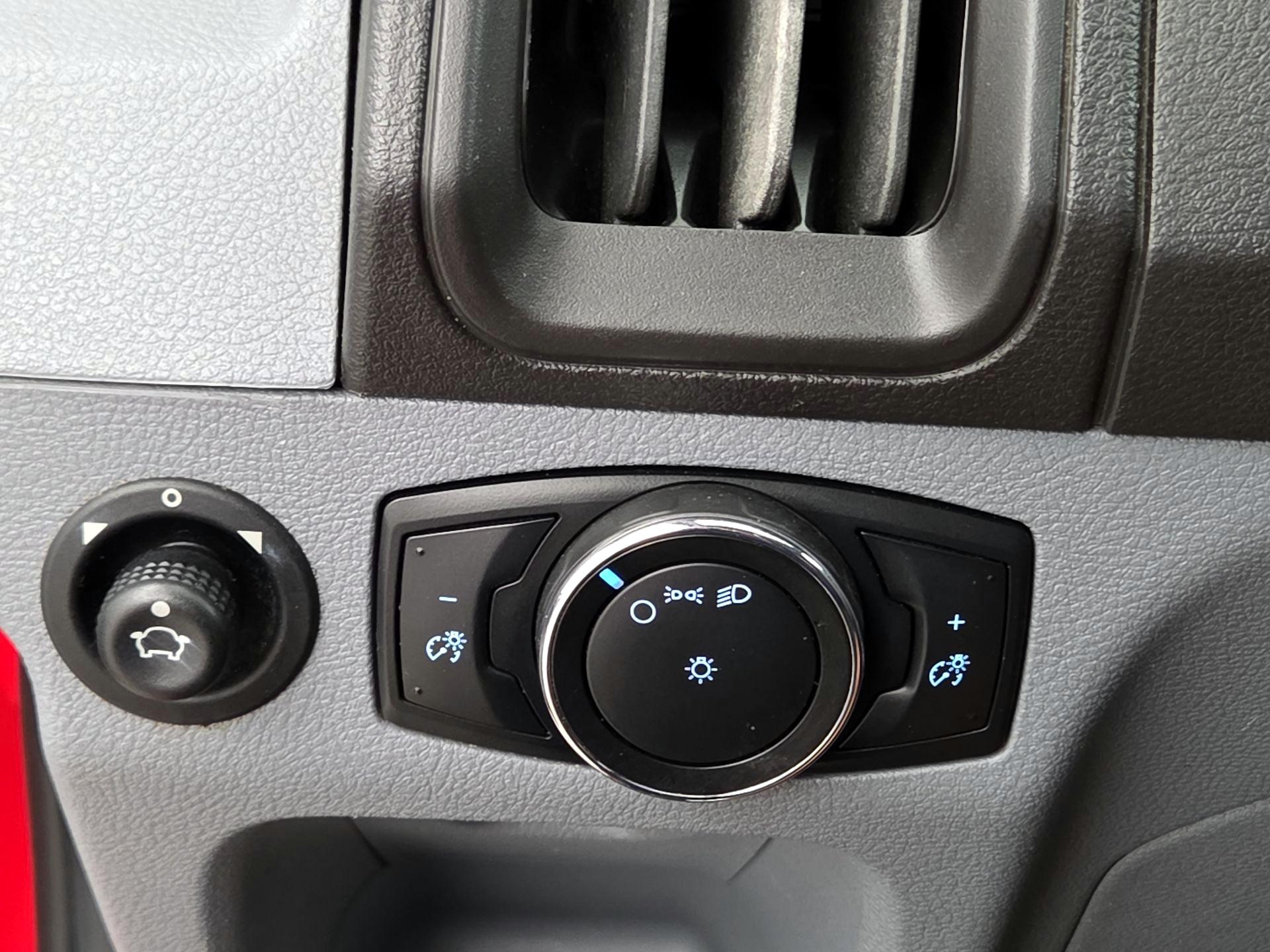 Thumbnail: 2017 Ford Transit Series - 13