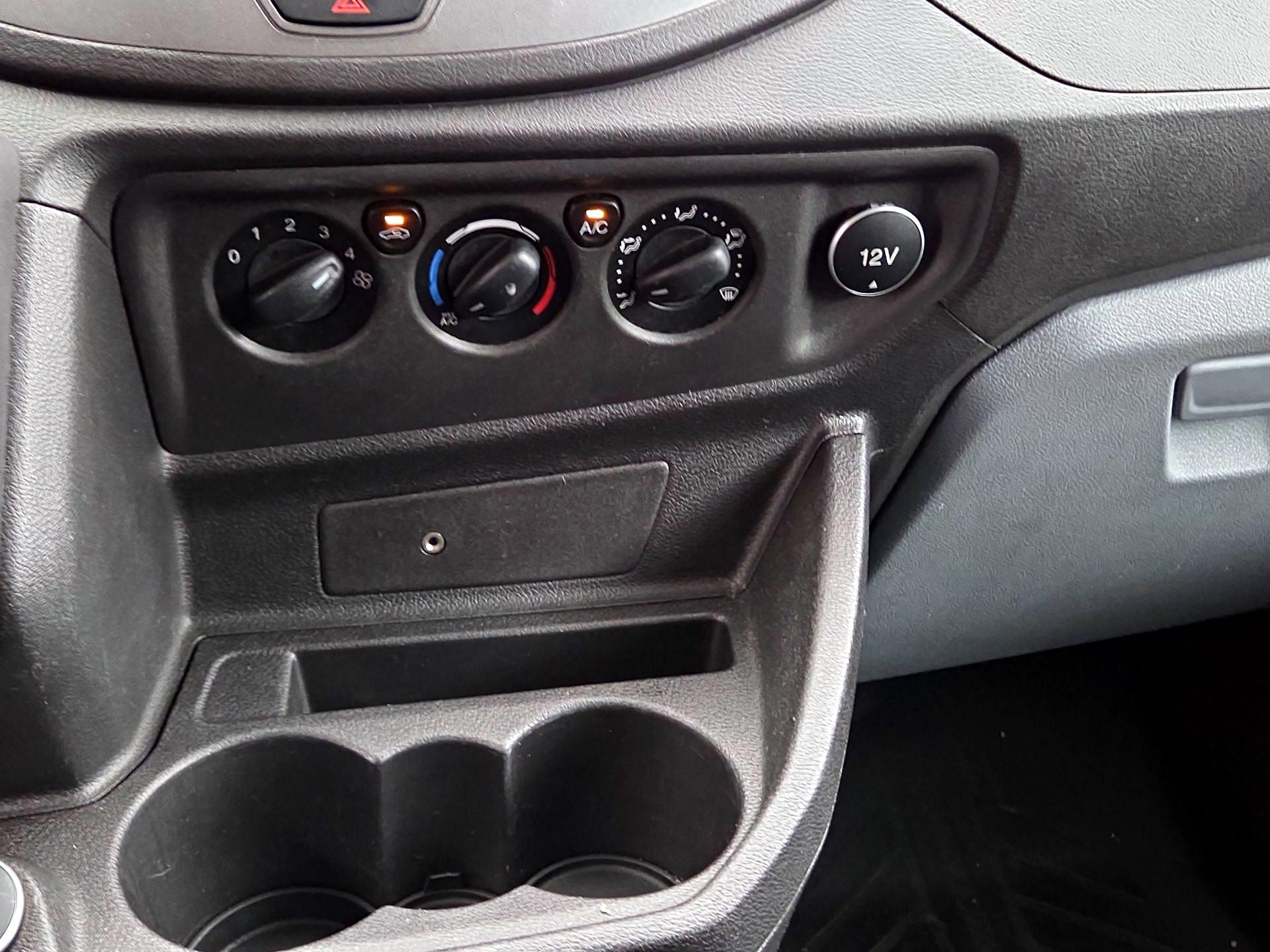 Thumbnail: 2017 Ford Transit Series - 15