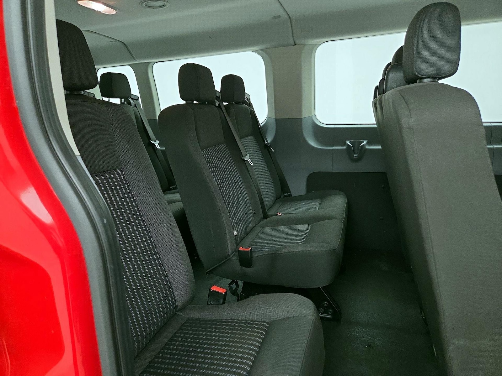 2017 Ford Transit Wagon XLT - Photo 19