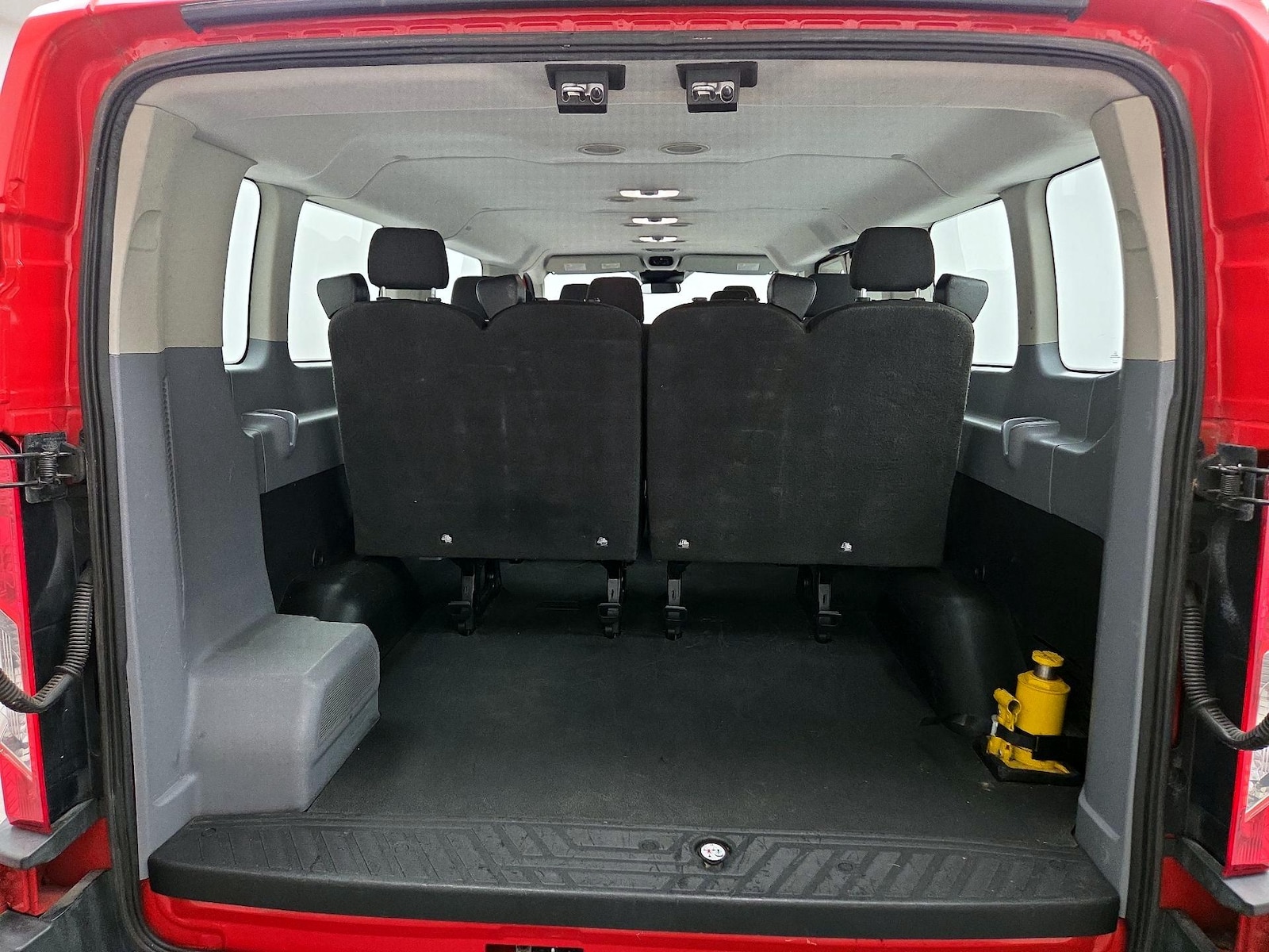 2017 Ford Transit Wagon XLT - Photo 20