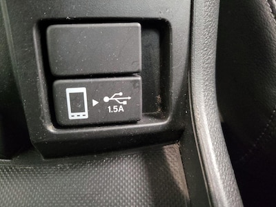 USB/AUX Ports