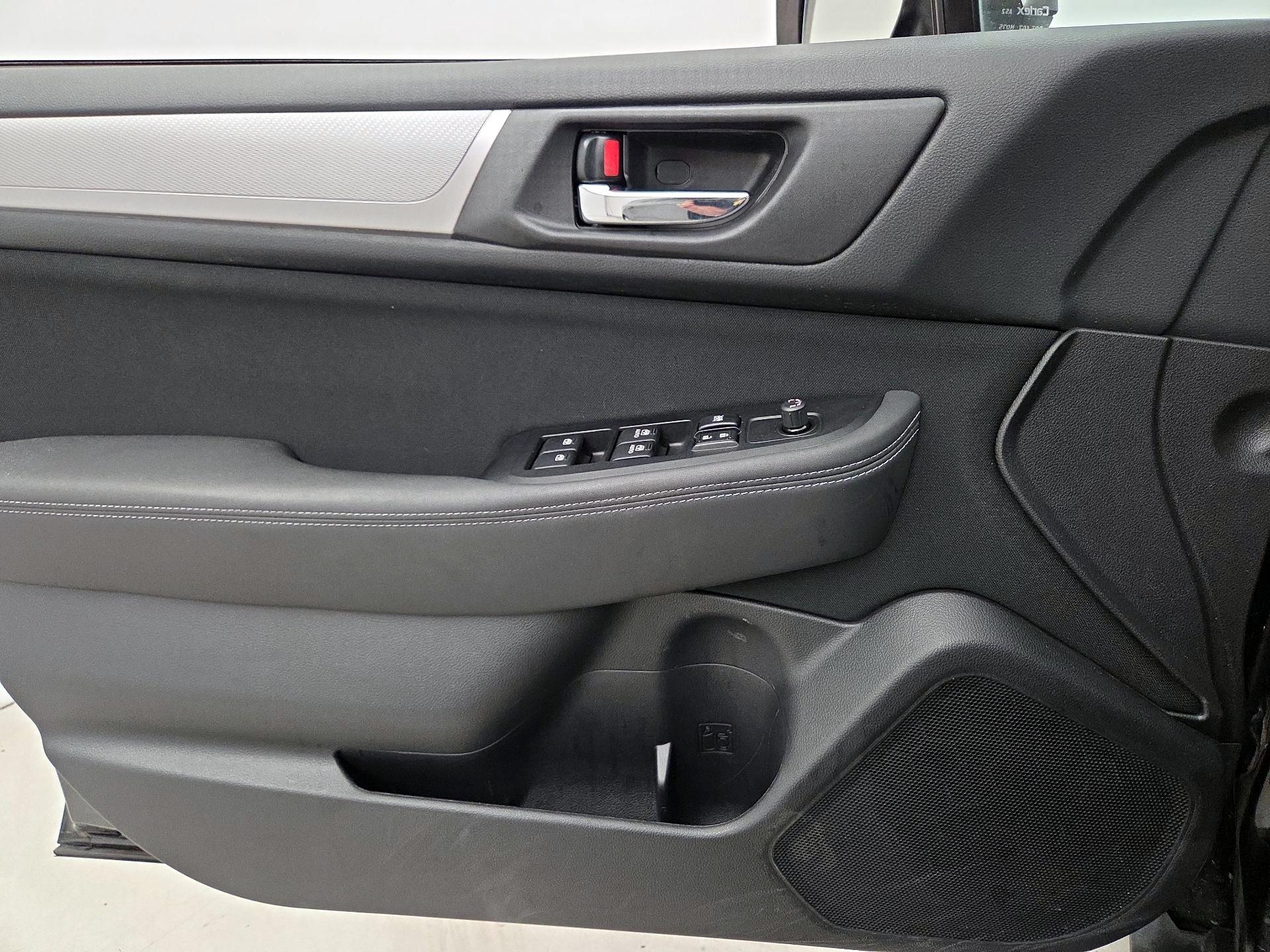 Thumbnail: 2015 Subaru Outback - 12